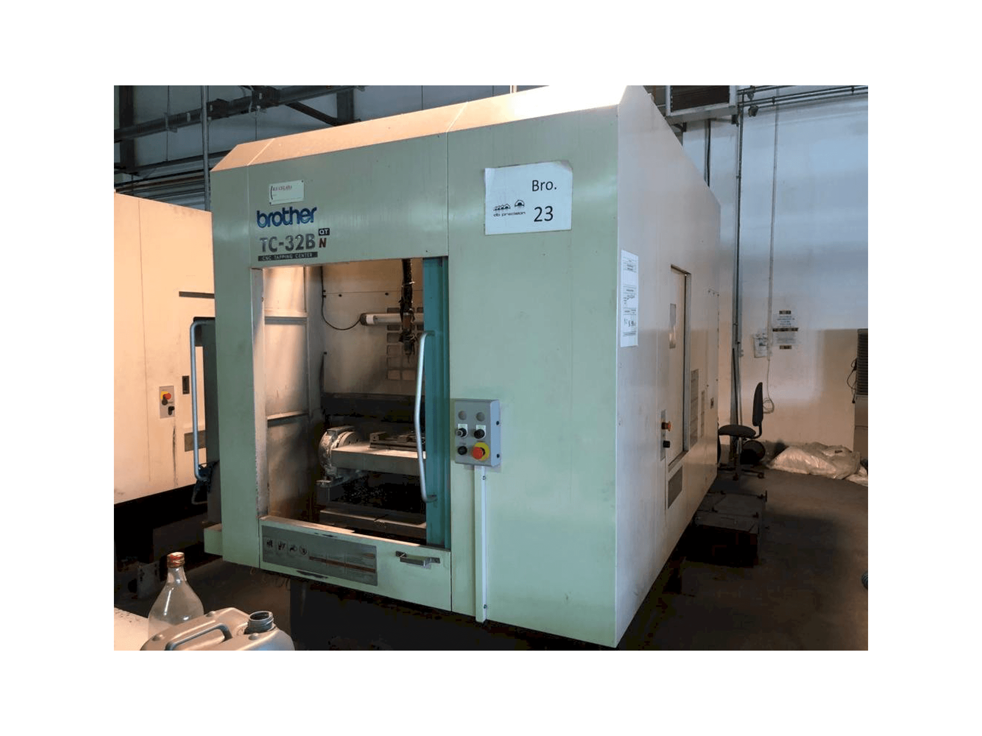 Vooraanzicht van Brother TC 32B machine