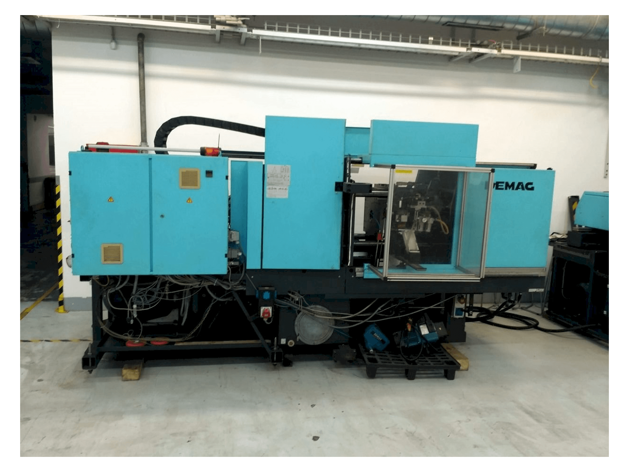 Vooraanzicht van DEMAG Ergotech Concept 800-200 machine