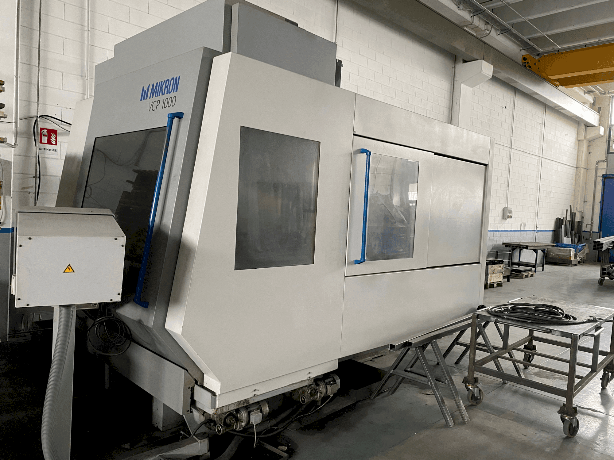 Vooraanzicht van MIKRON VCP 1000 machine