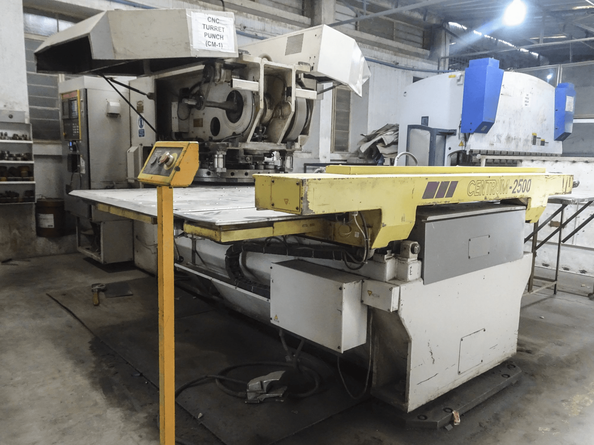 Links zicht van Murata Wiedemann C-2500 machine
