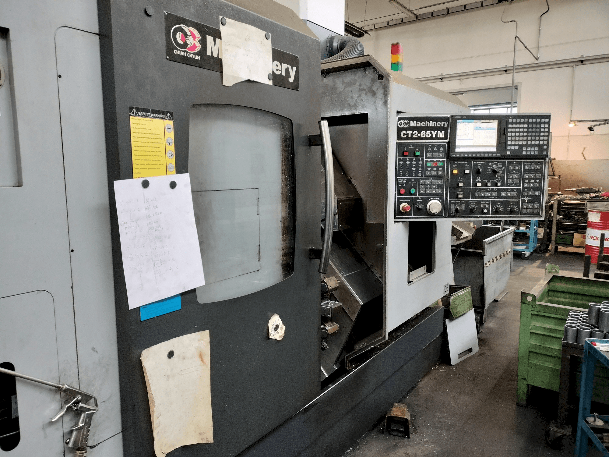 Vooraanzicht van CC Machinery CT2-65YM machine