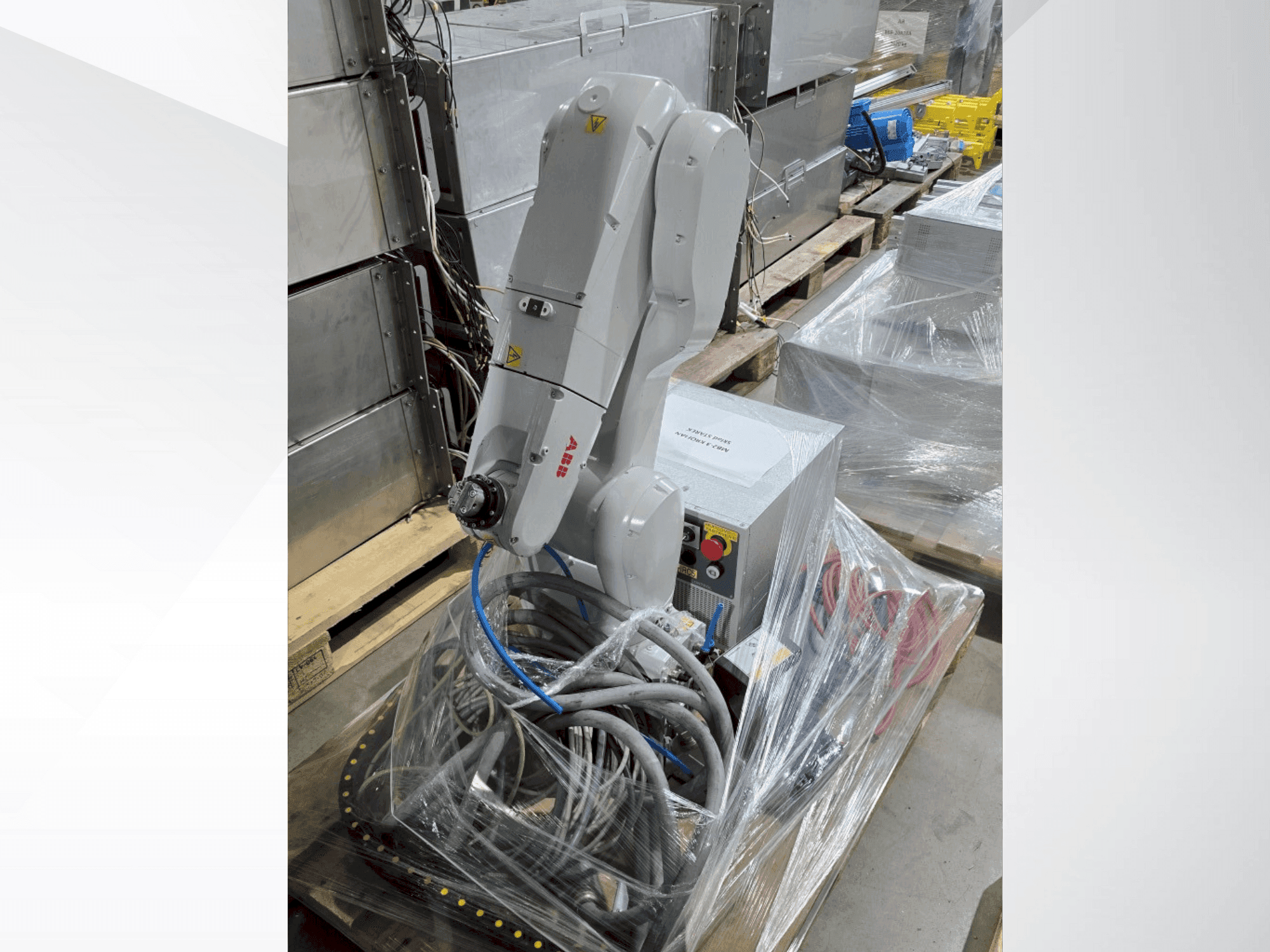 Vooraanzicht van ABB IRB 1200-5/0.9 (2023) machine