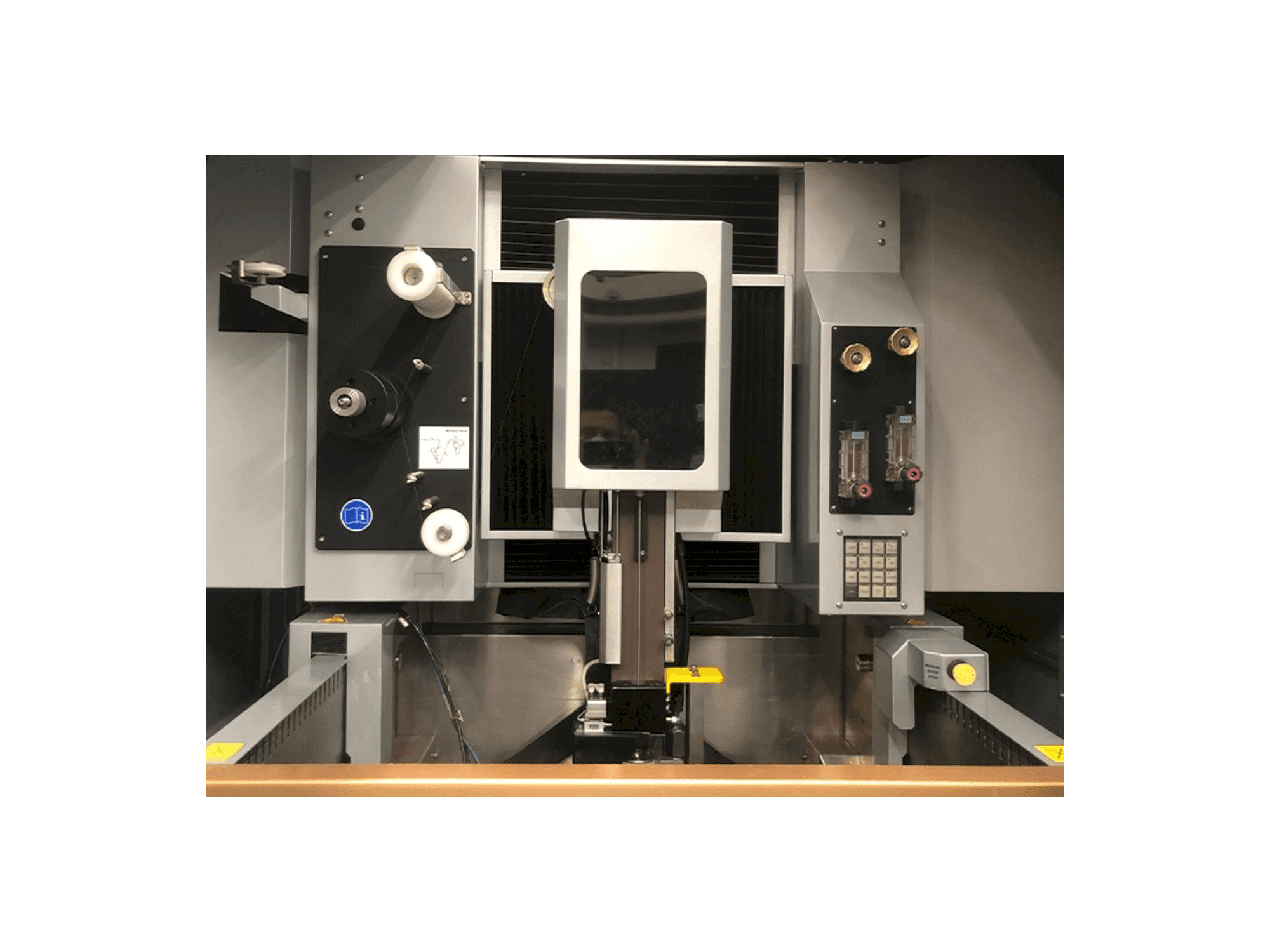 Vooraanzicht van EROWA Robot Compact 80 machine