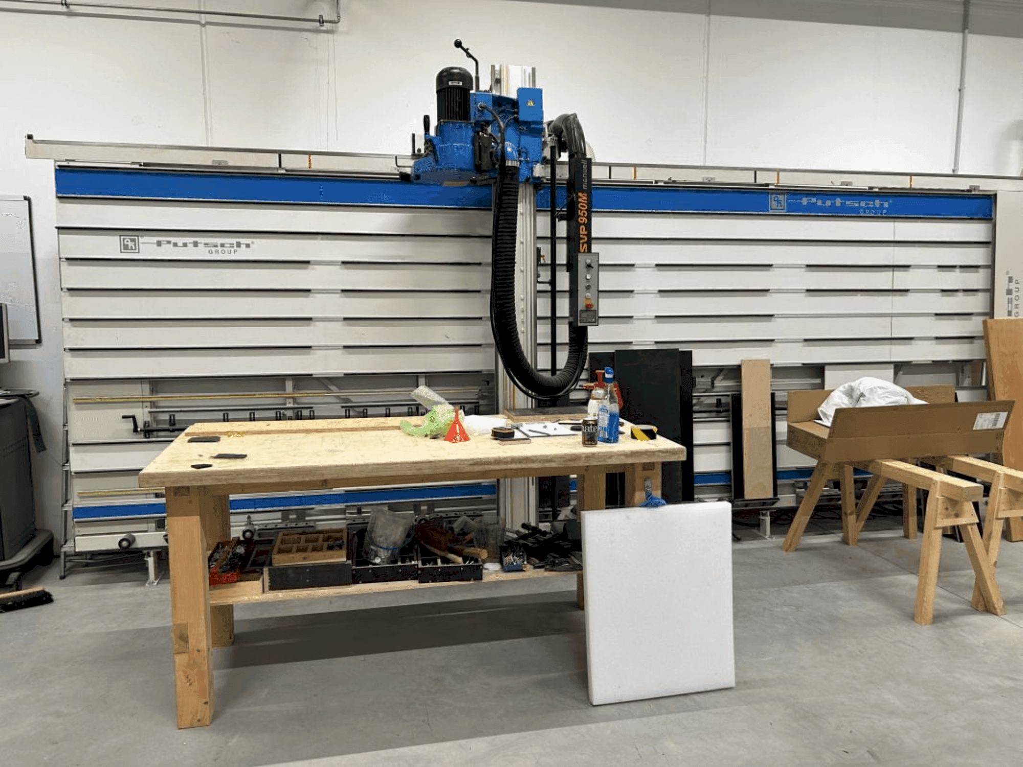 Vooraanzicht van PUTSCH SVP 950M machine