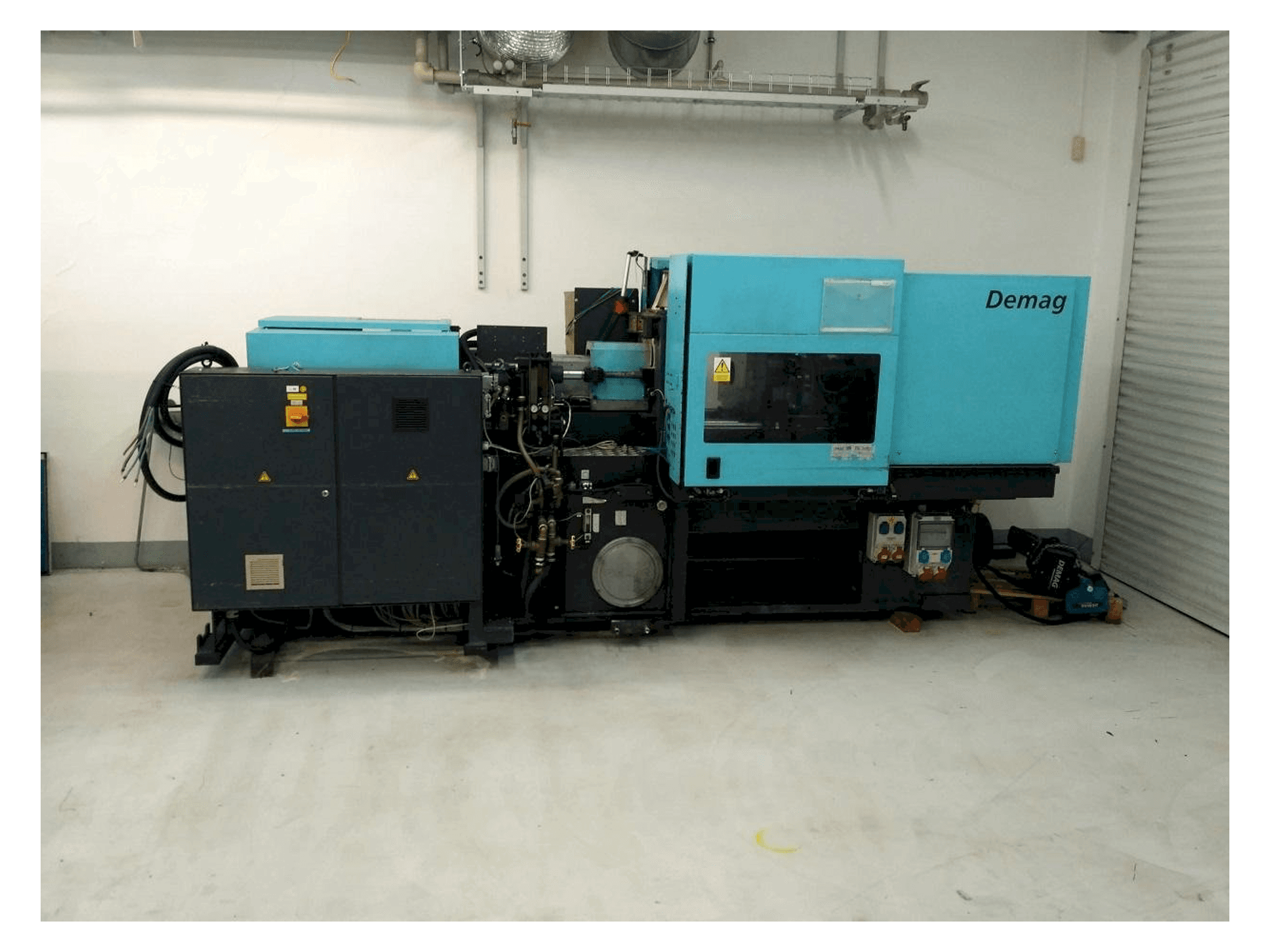 Vooraanzicht van DEMAG Ergotech Concept 800/420-310 machine