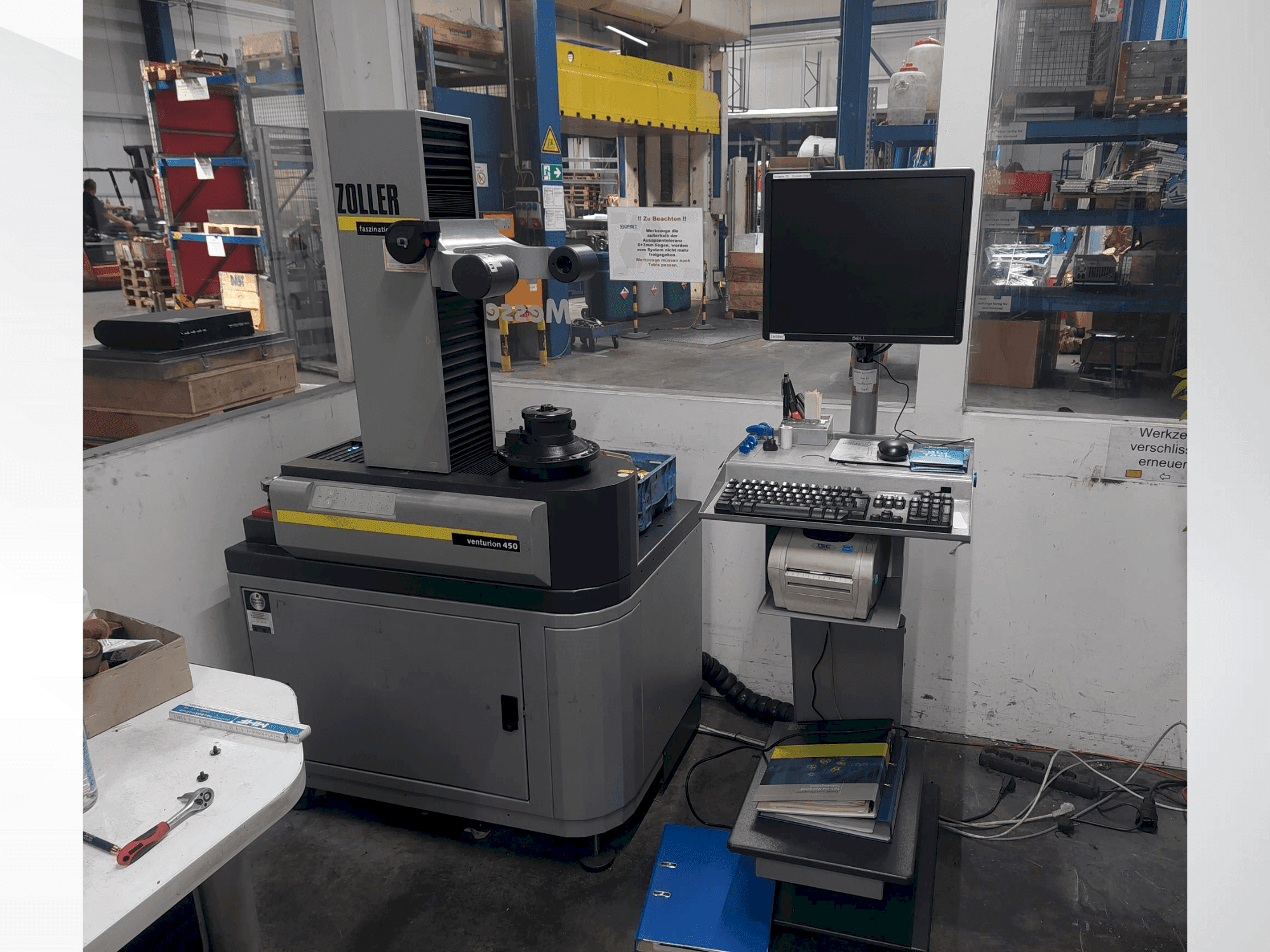 Vooraanzicht van Zoller venturion 450 machine