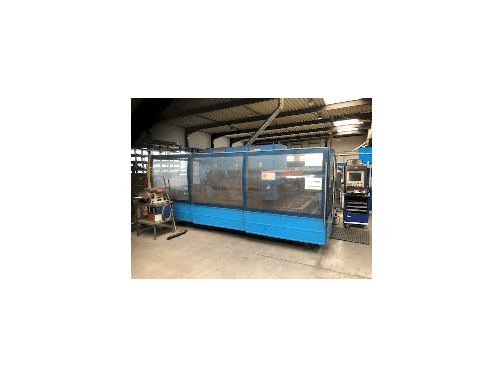 Vooraanzicht van Prima Industrie Platino 1530 machine