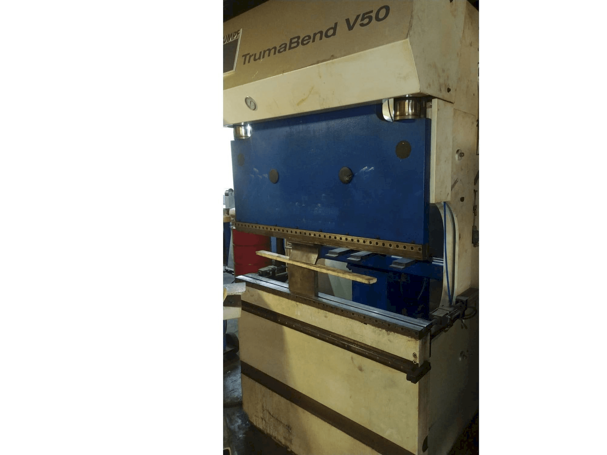 Vooraanzicht van Trumpf TrumaBend V50 machine