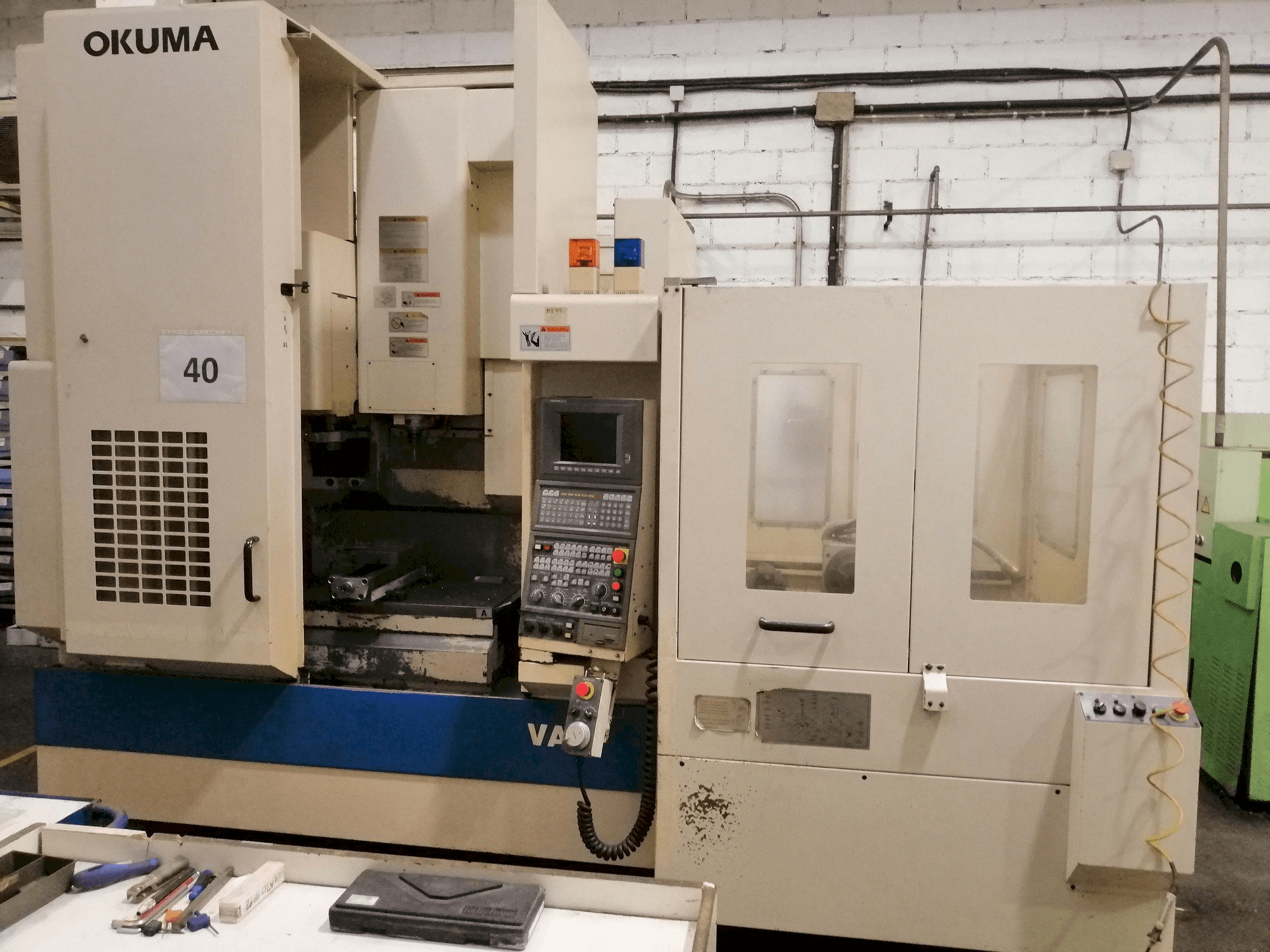 Vooraanzicht van Okuma 45VAE machine