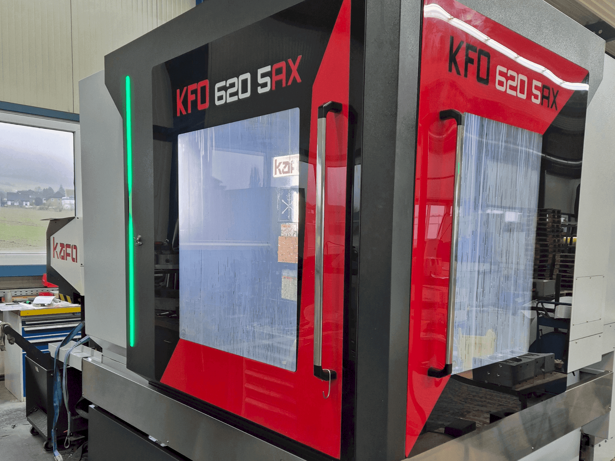 Vooraanzicht van KAFO KFO 620 5AX machine