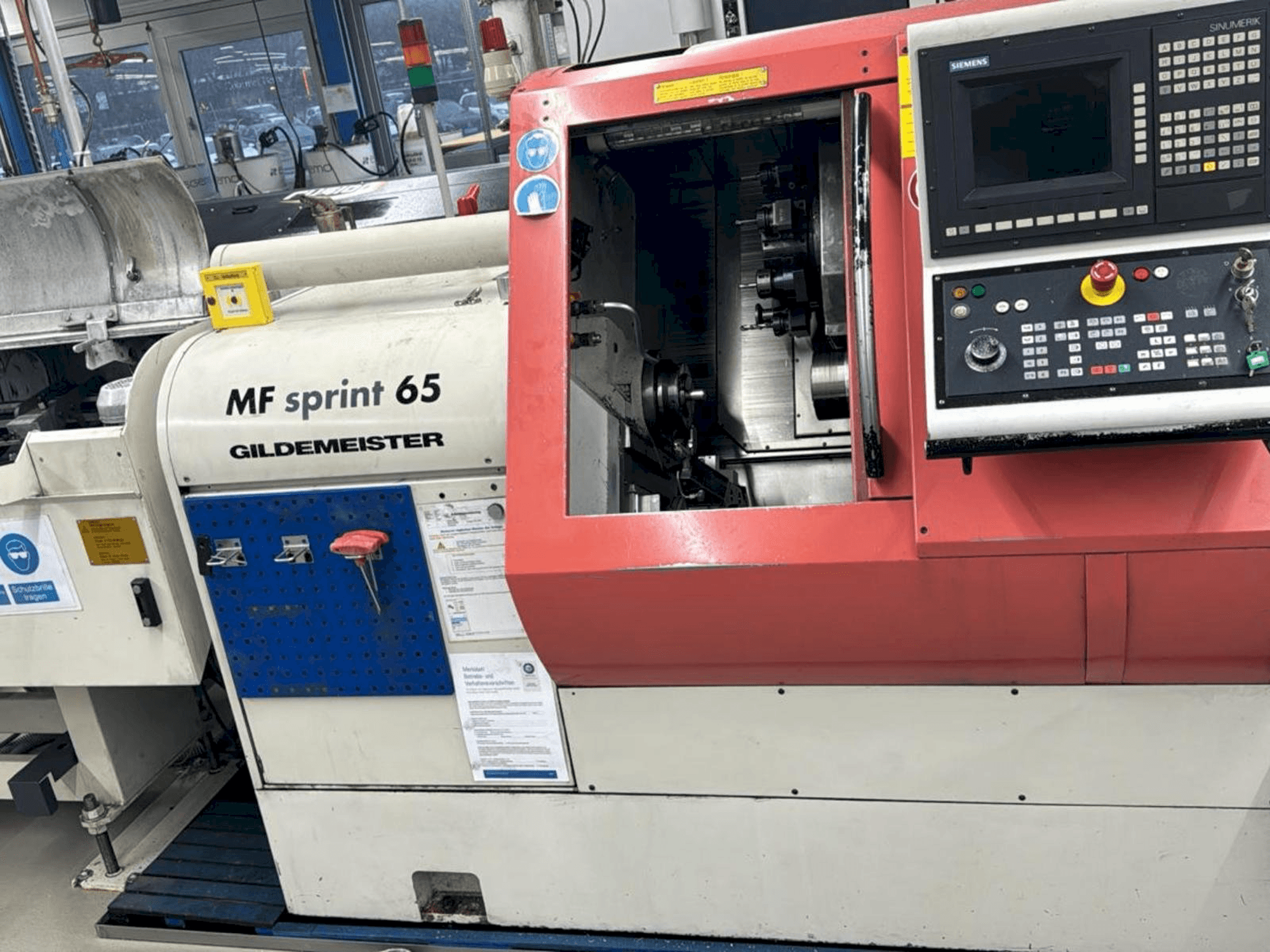 Vooraanzicht van Gildemeister MF SPRINT 65 machine