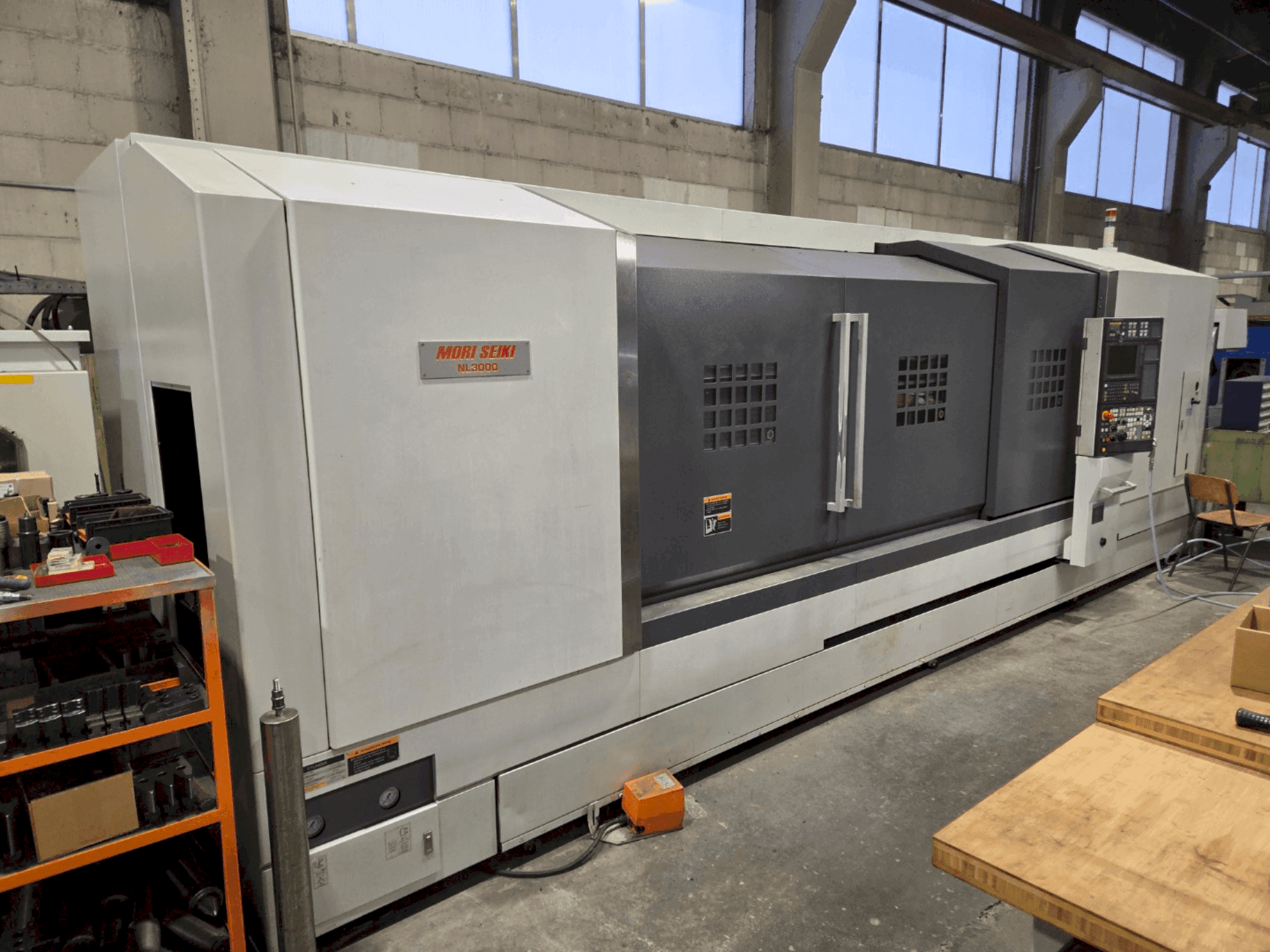 Vooraanzicht van MORI SEIKI MORI SEIKI NL3000/3000 machine