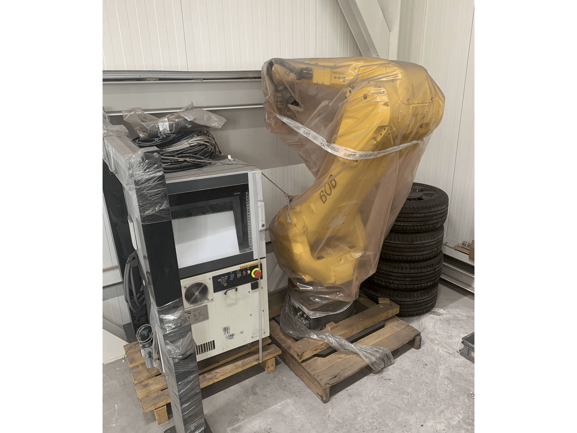 Vooraanzicht van FANUC M-20iB machine
