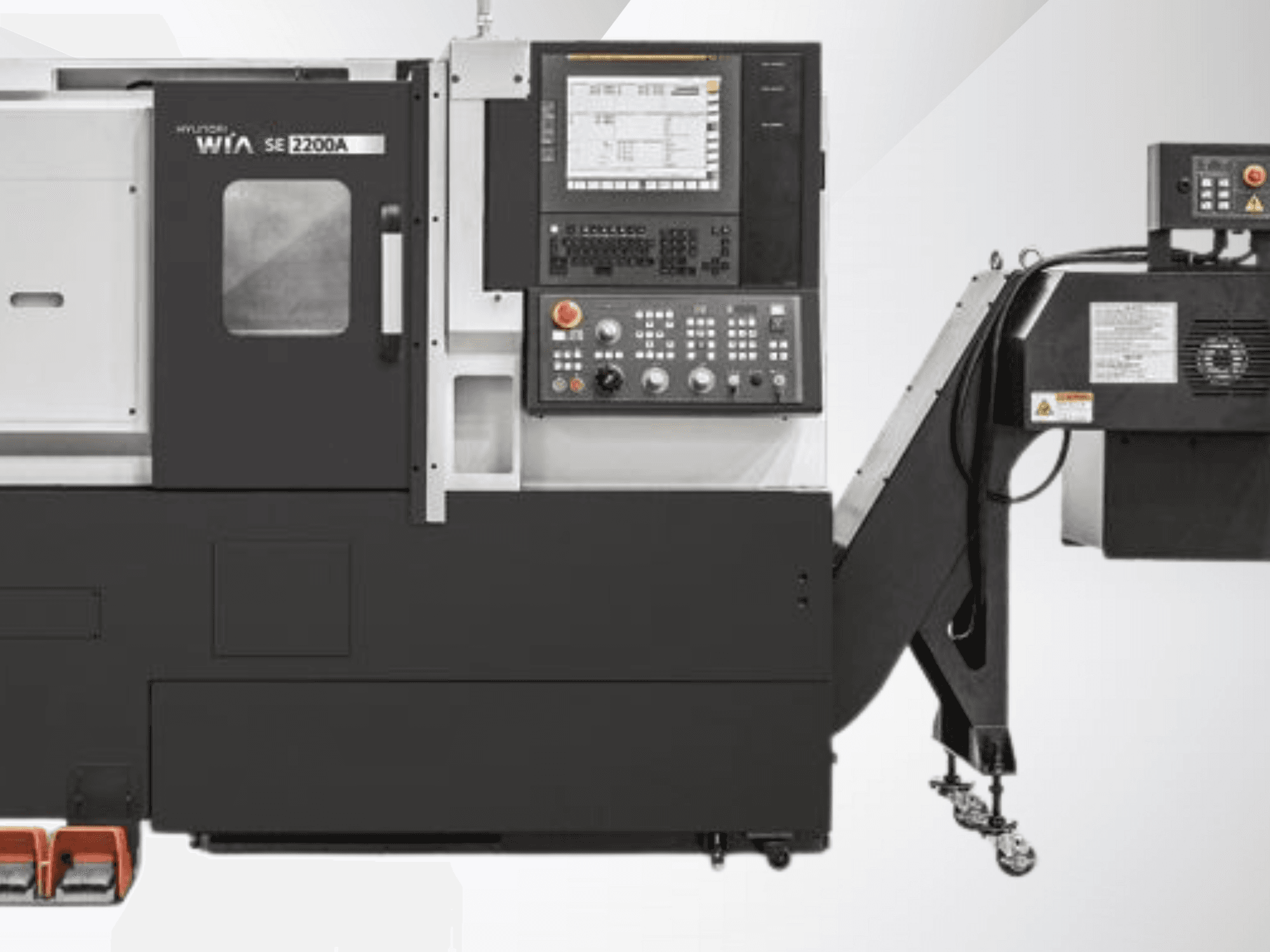 Hyundai WIA SE 2200A CNC-draaibank, vooraanzicht, met bedieningspaneel en spindelmotor, ontworpen voor precisiebewerking.