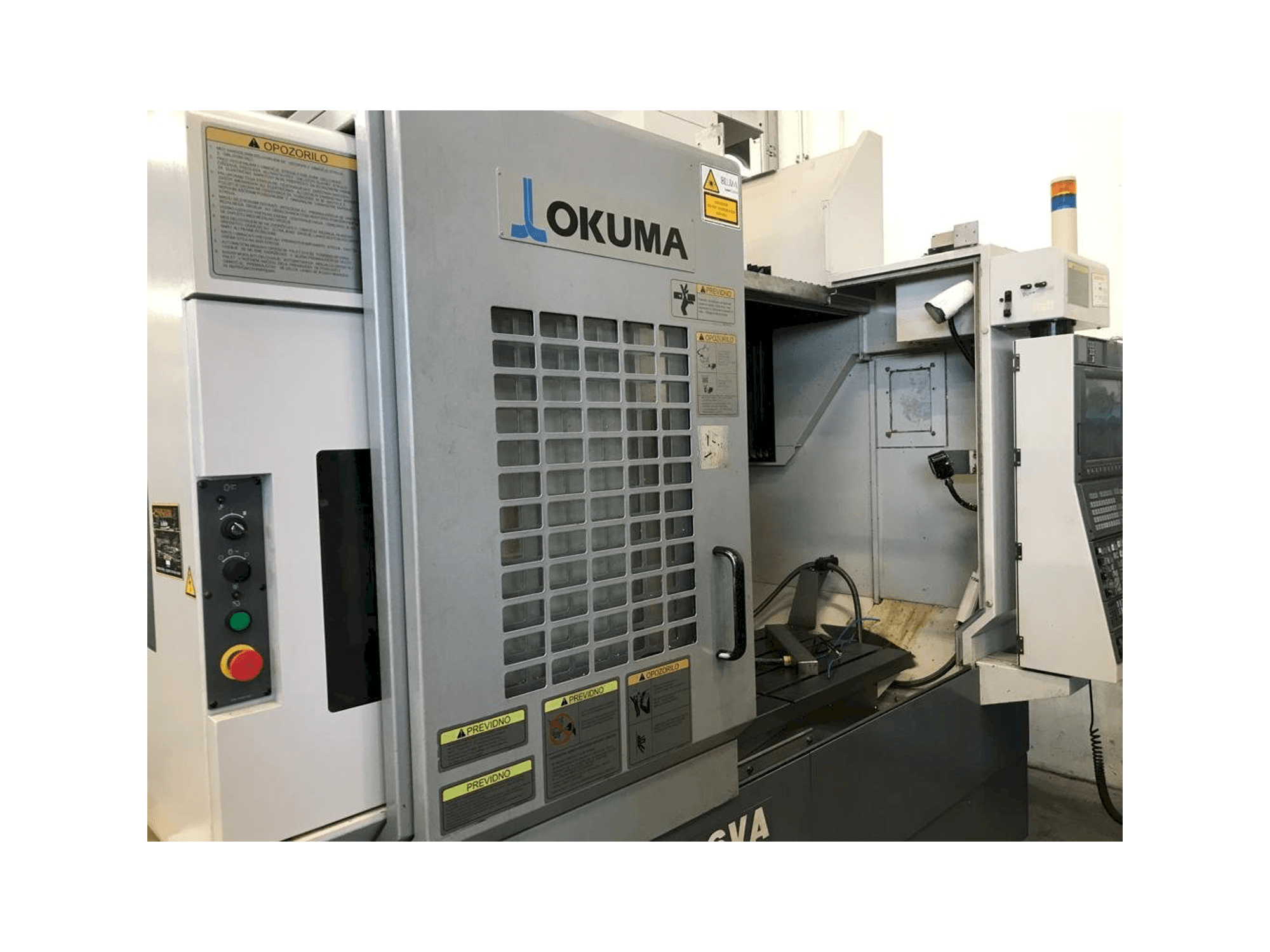 Vooraanzicht van Okuma MB 56 VA machine