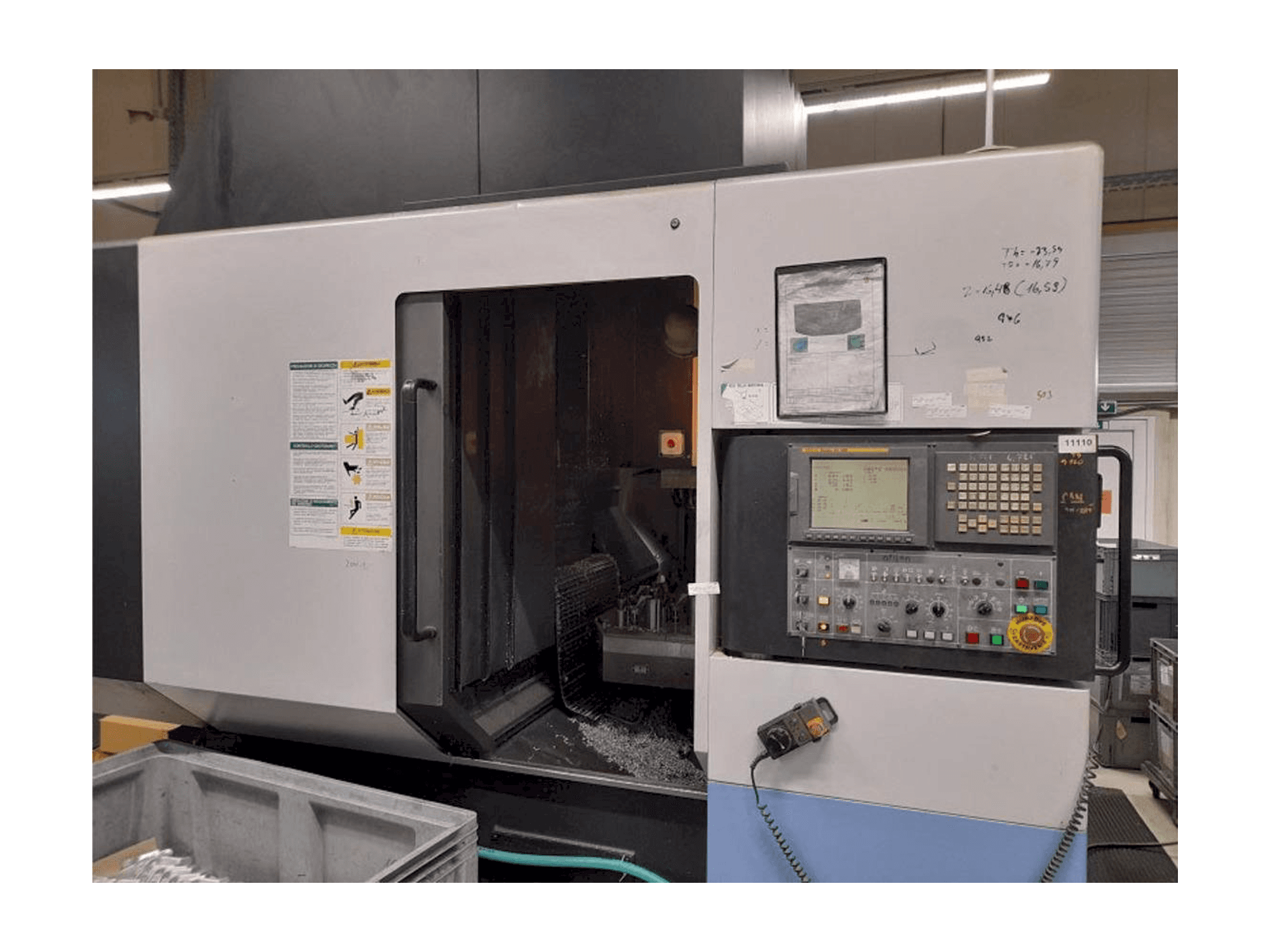 Vooraanzicht van Doosan VC 500 machine