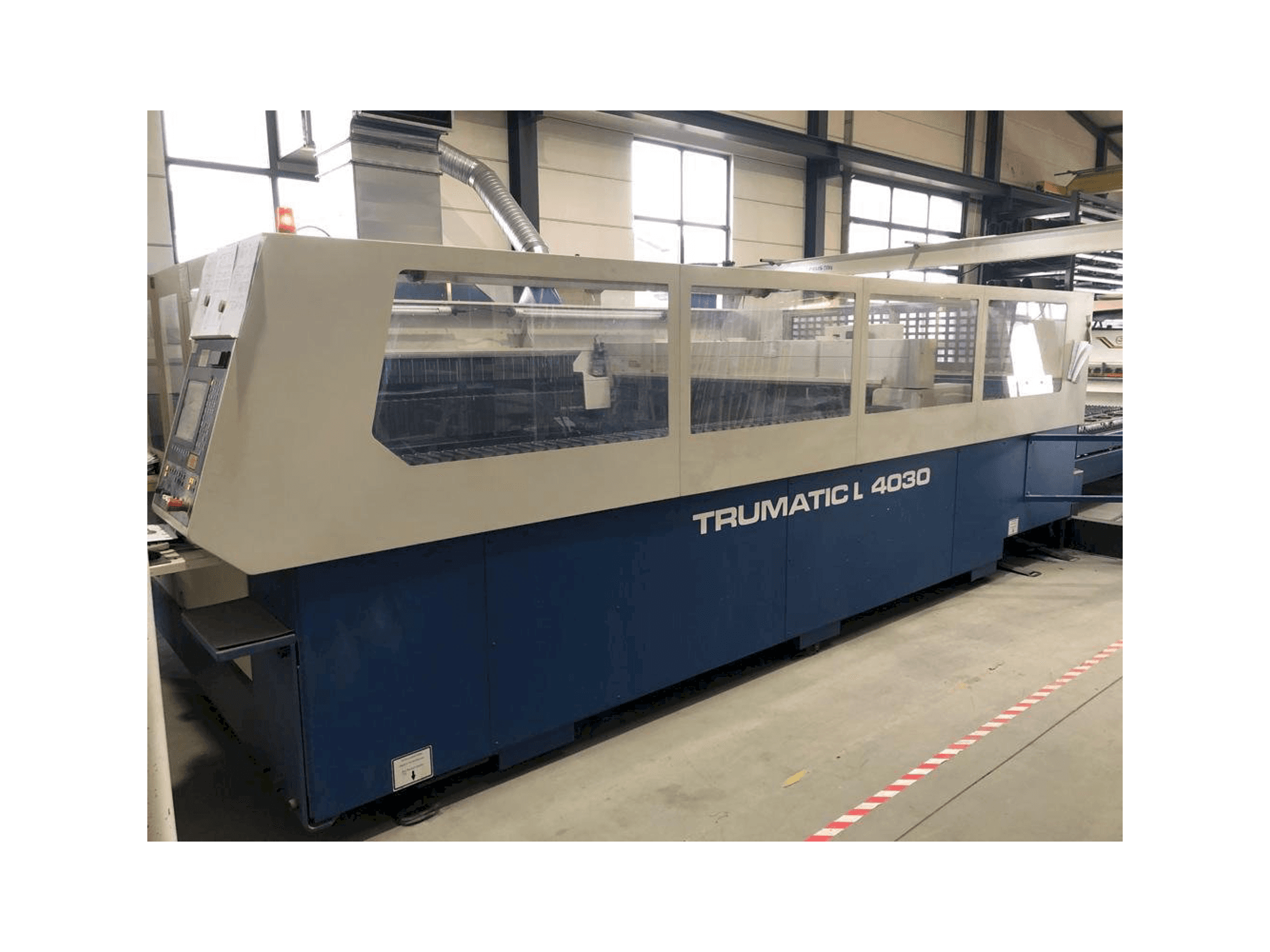 Vooraanzicht van Trumpf Trumatic L4030 machine