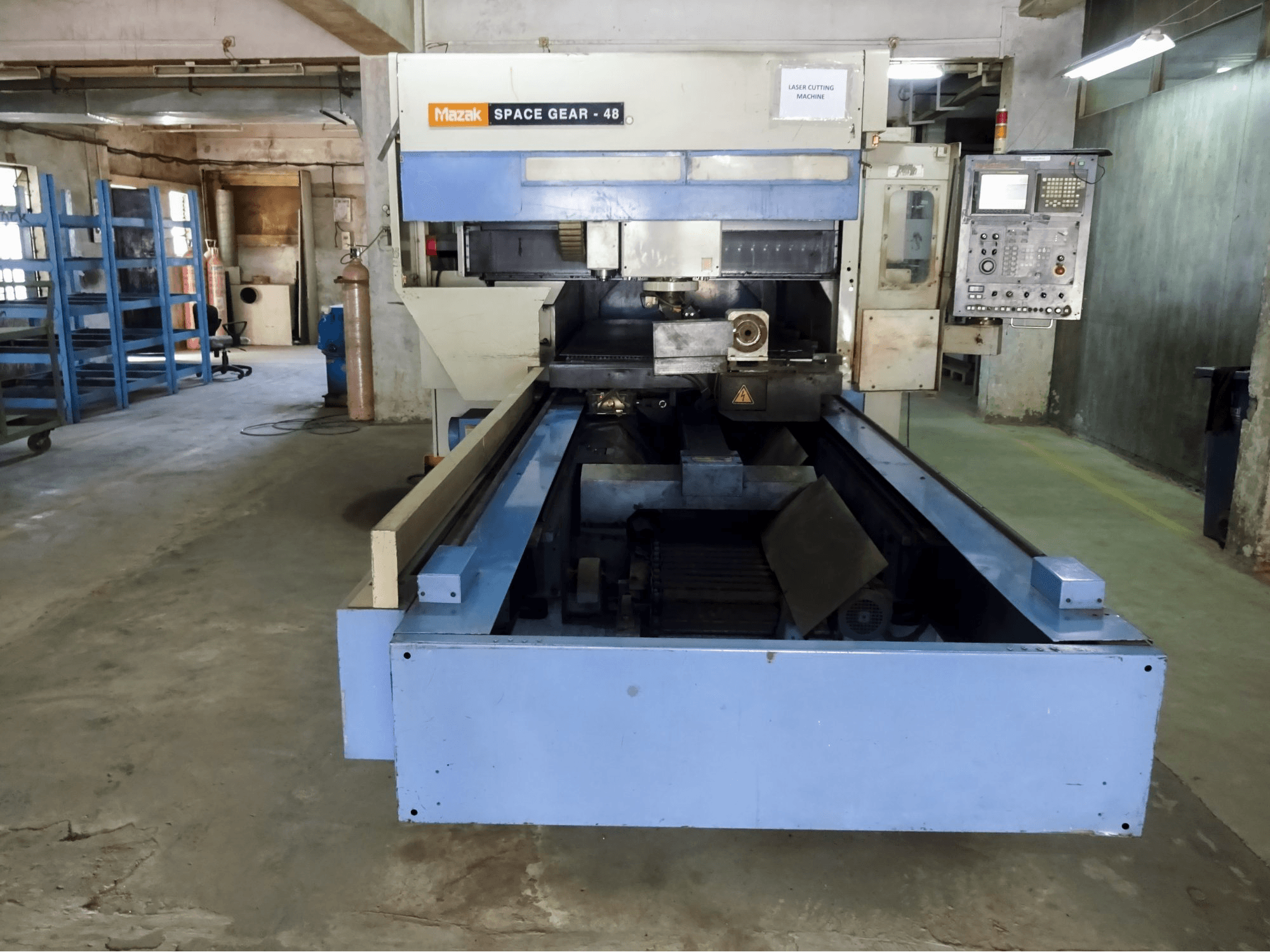 Recht aanzicht 1 van Mazak SPACE GEAR-48 machine