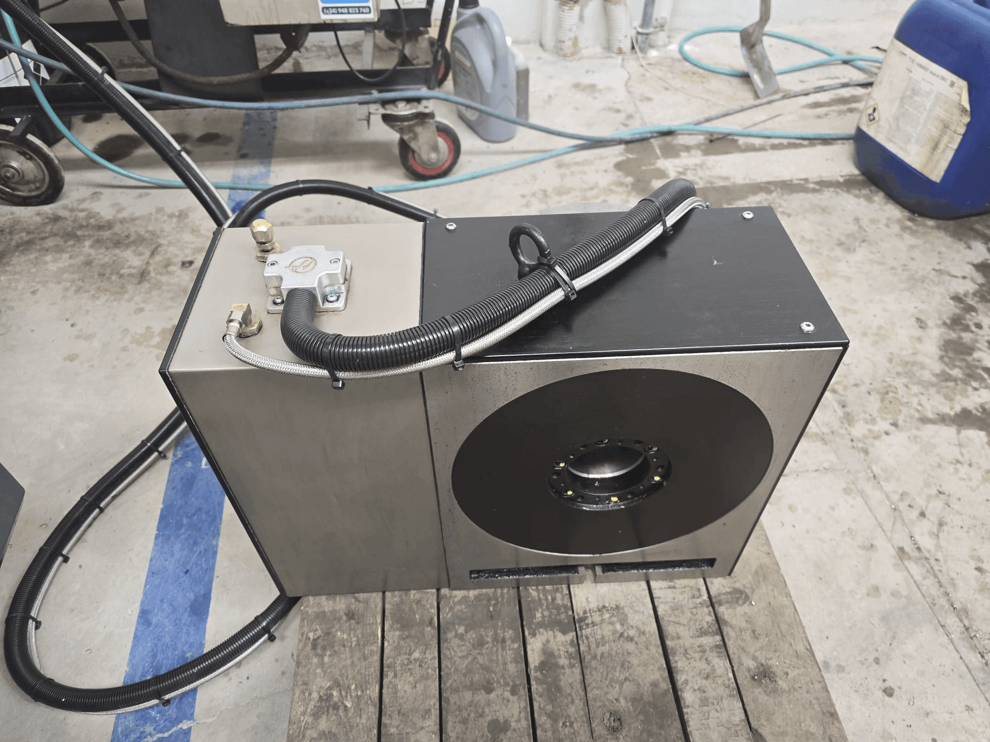 Vooraanzicht van HAAS HRT310 machine