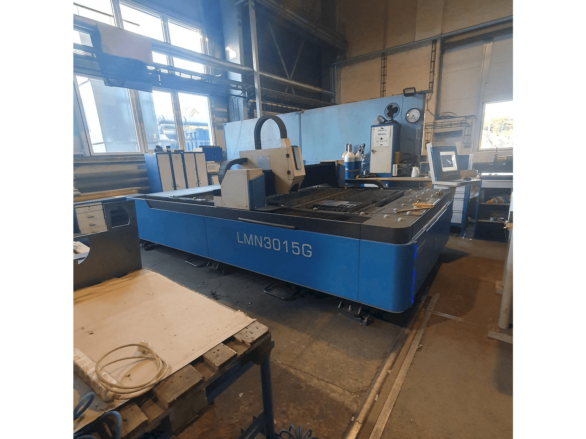 Vooraanzicht van Leiming LMN3015G machine