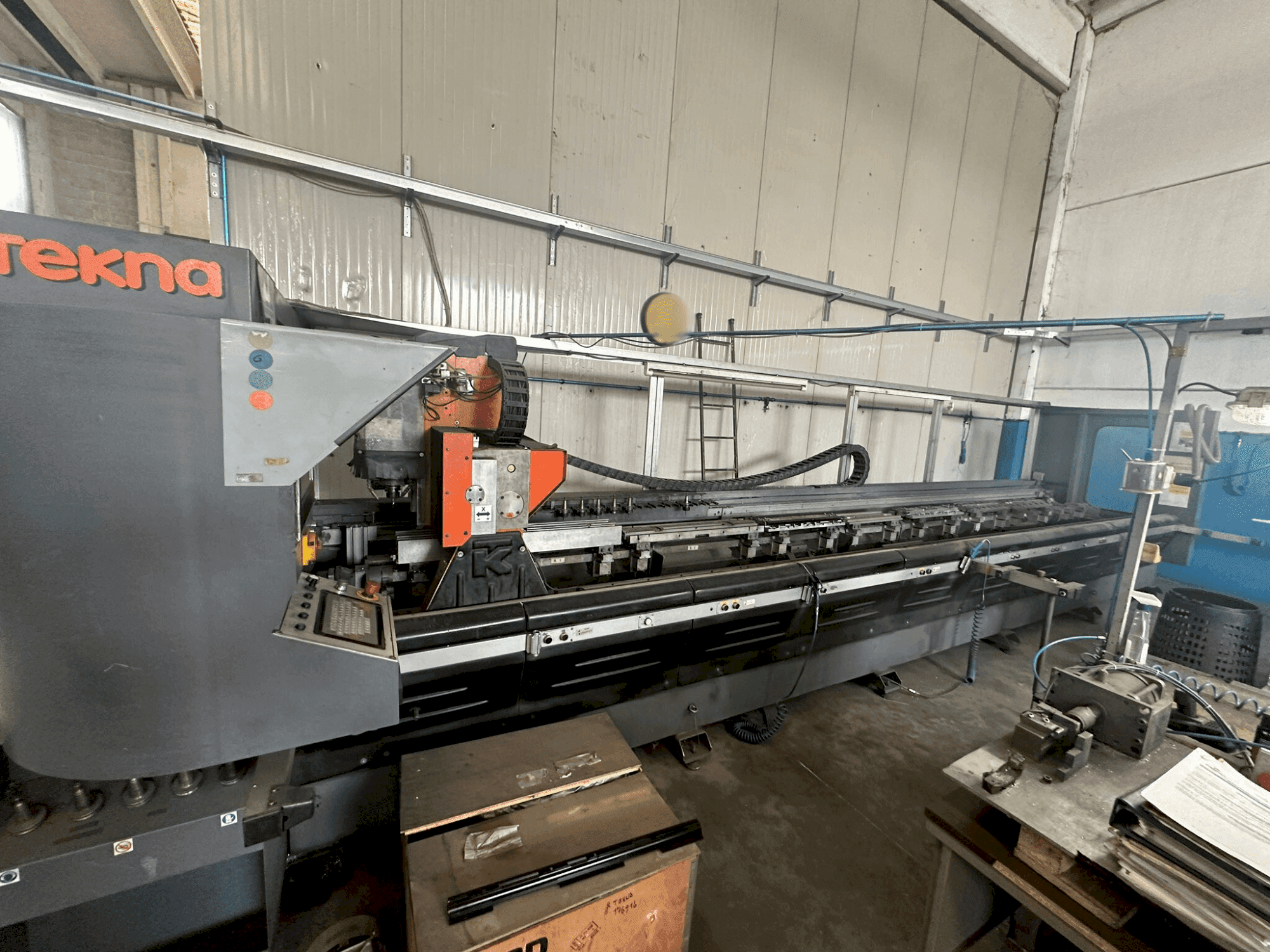 Vooraanzicht van Tekna Tk427/6 machine