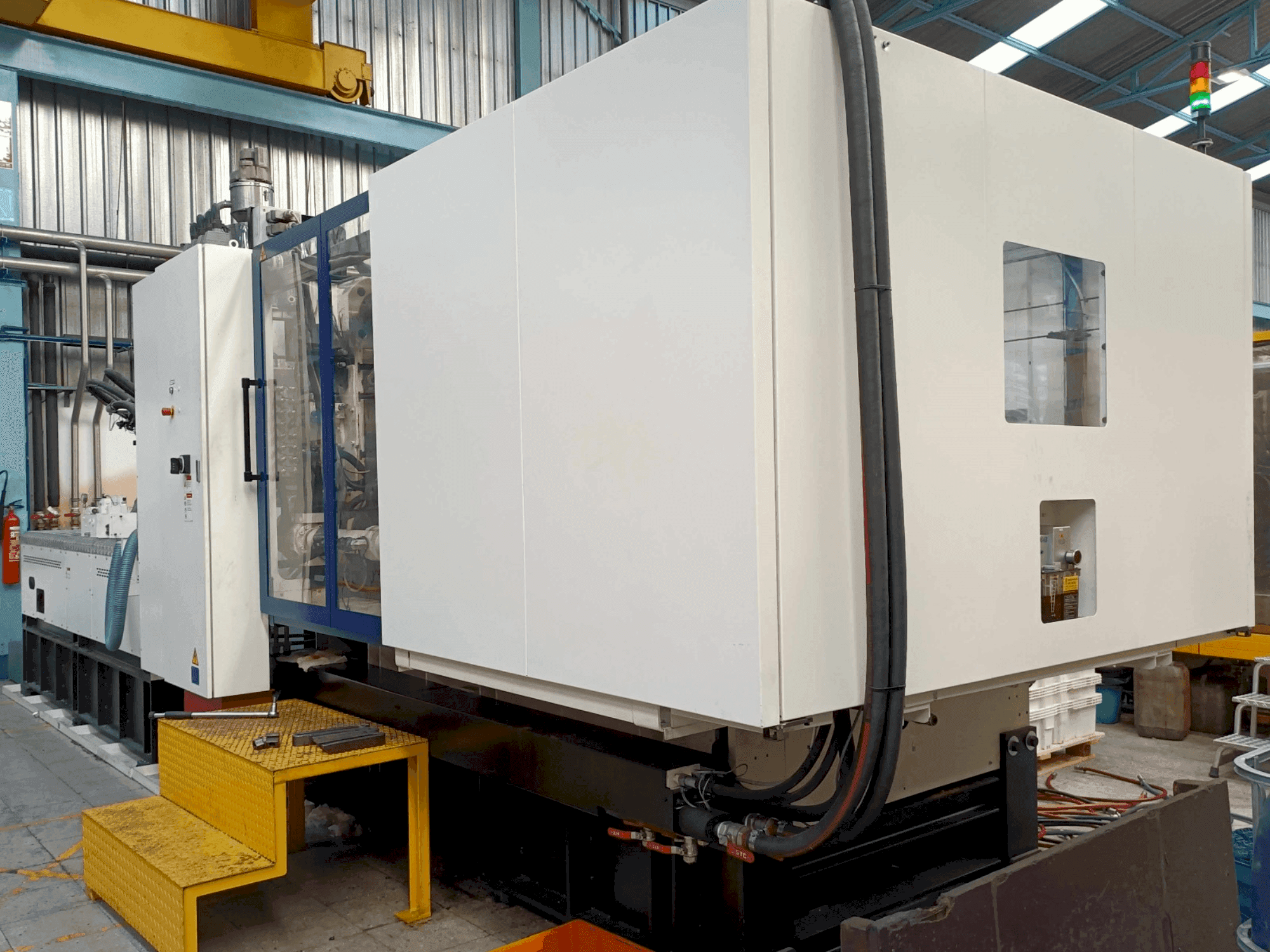 Vooraanzicht van HAITIAN JU650II machine