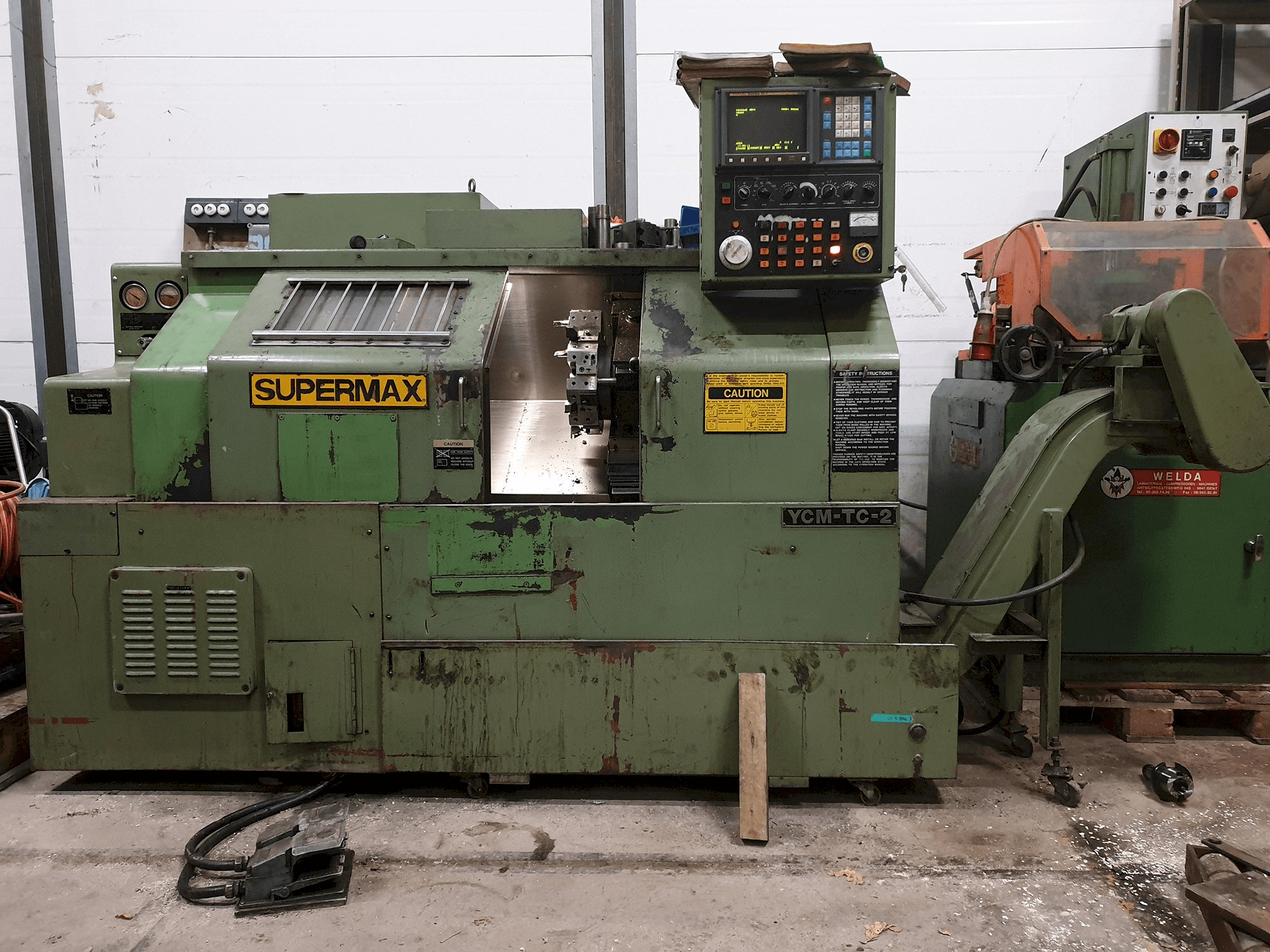 Vooraanzicht van SUPERMAX YCM-TC-2 machine
