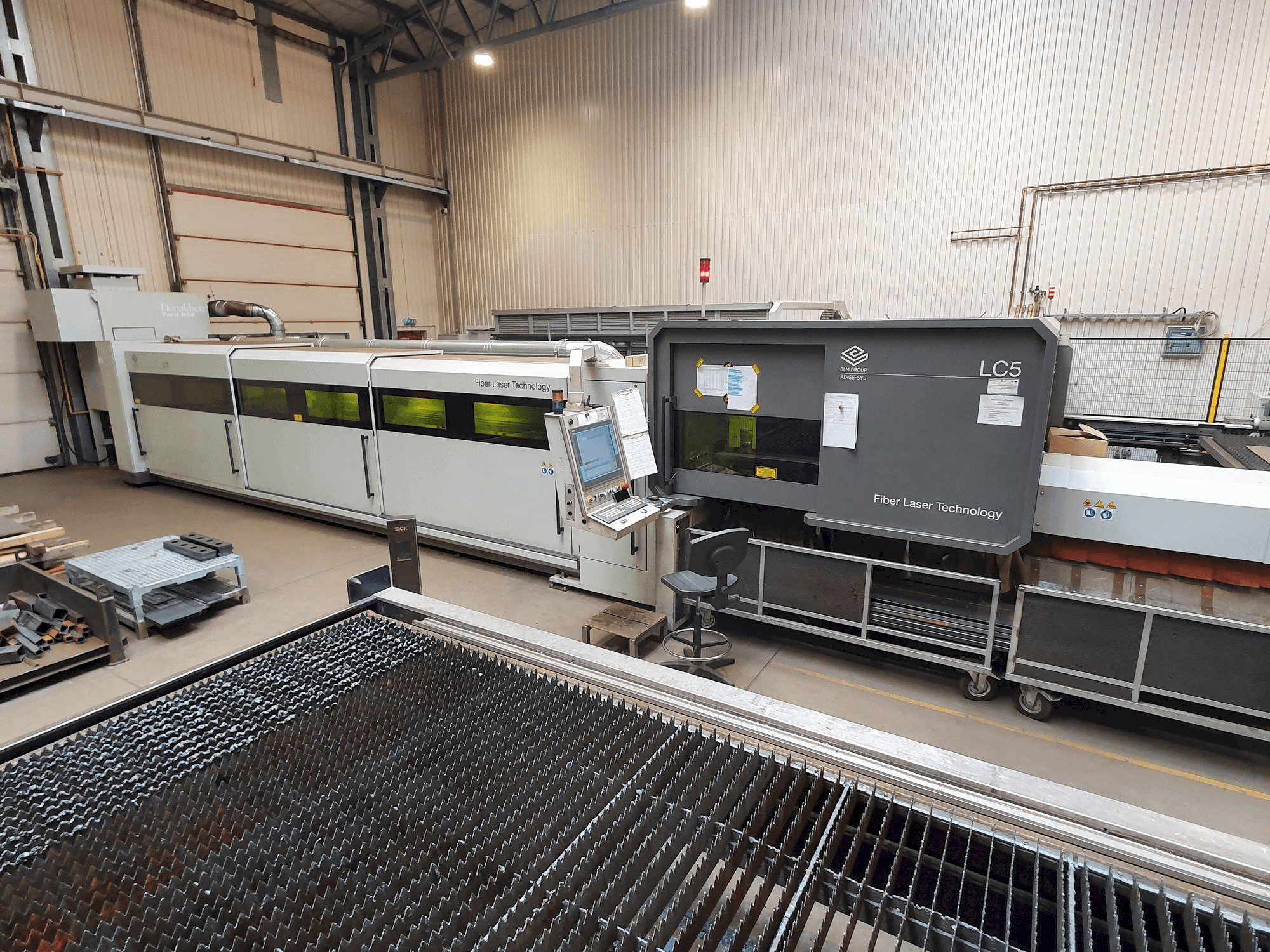 Vooraanzicht van BLM ADIGE LC5 machine