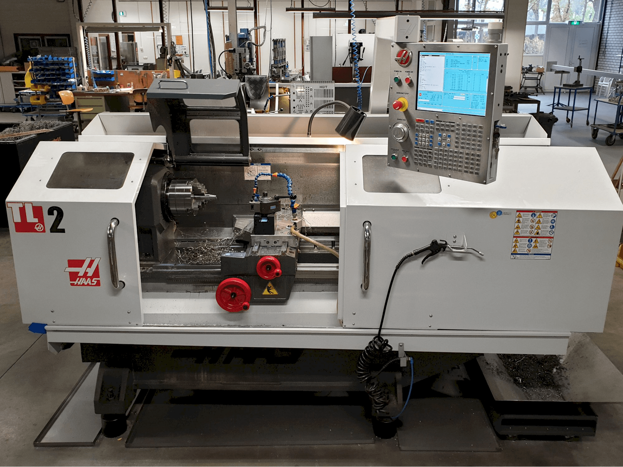 Vooraanzicht van HAAS TL-2 machine