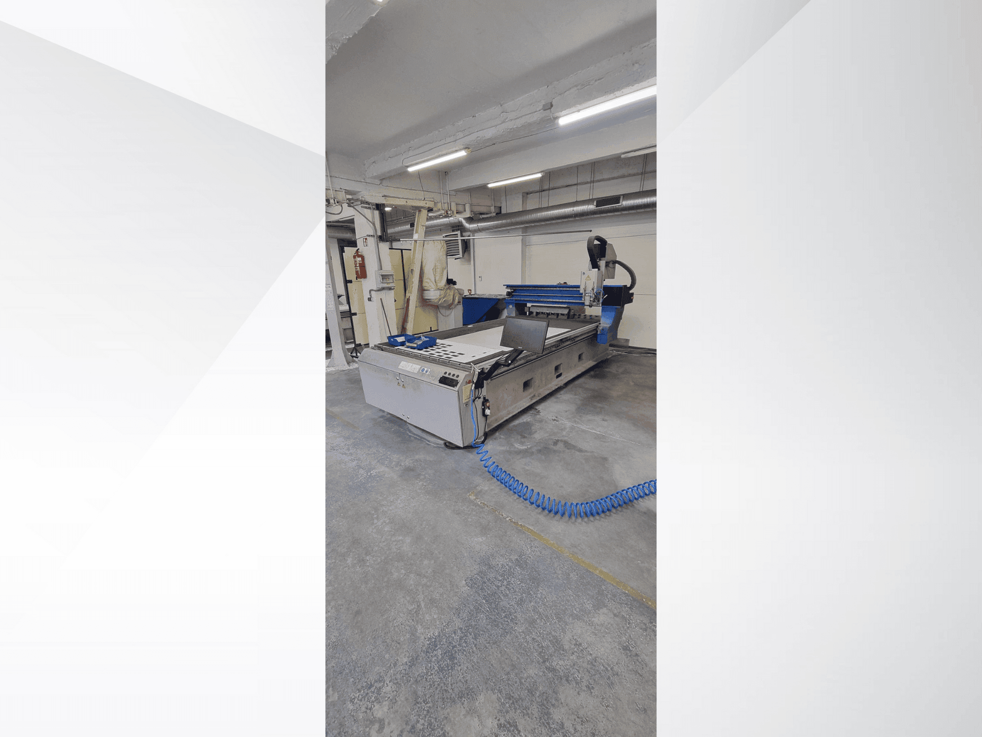 Vooraanzicht van MECANUMERIC Mecapro 3015 machine