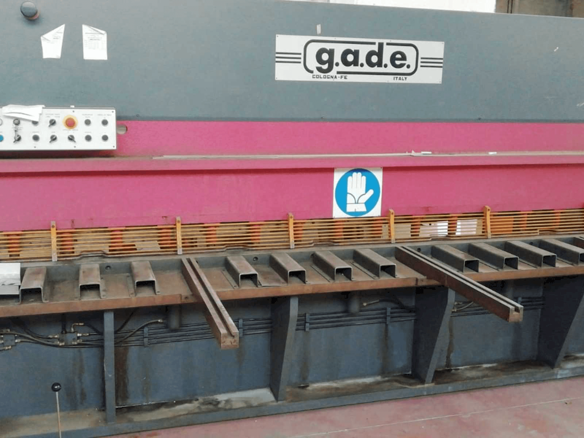Vooraanzicht van Gade CO - 40 / 4 machine