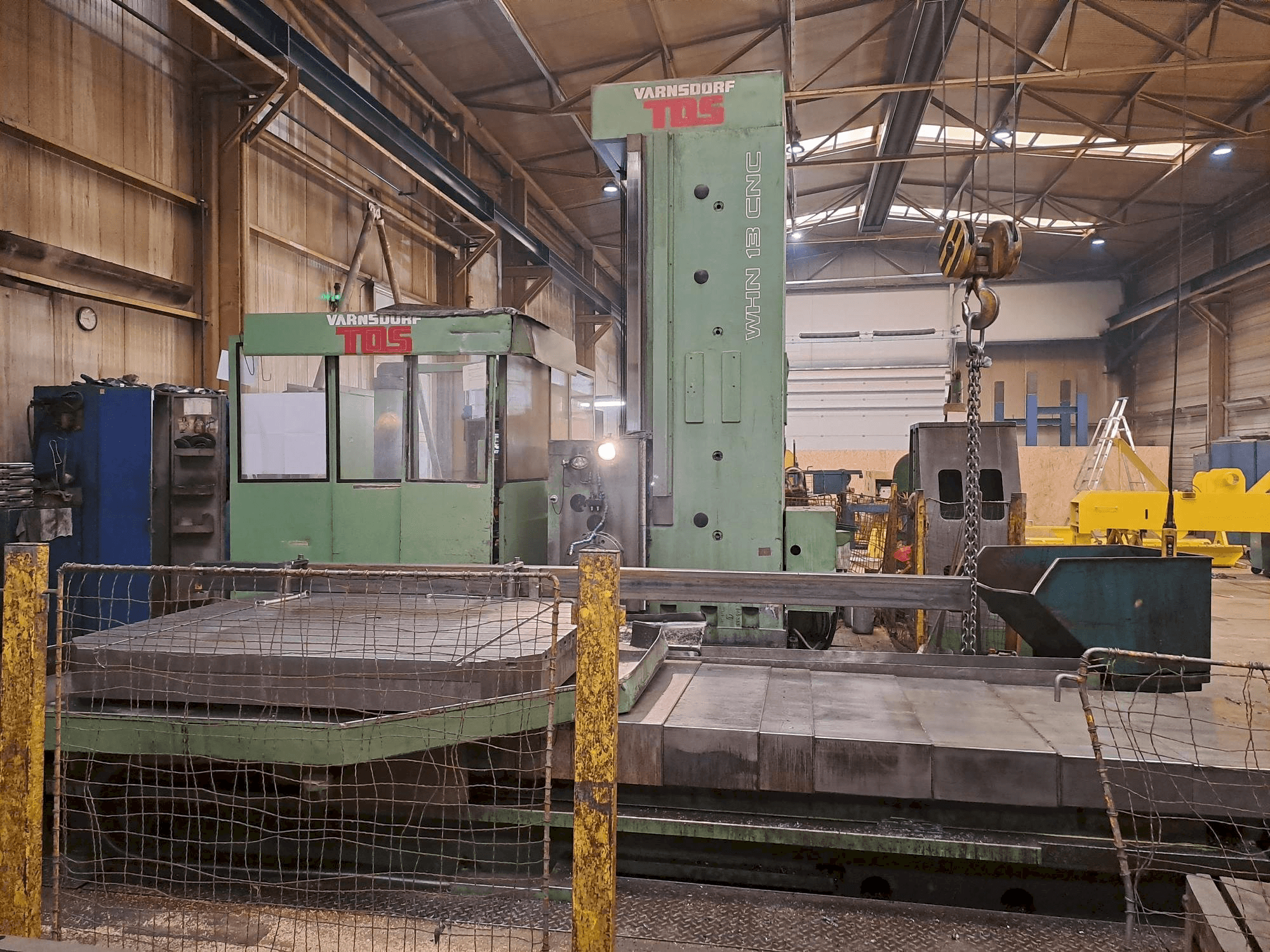 Vooraanzicht van TOS WHN 13 CNC machine