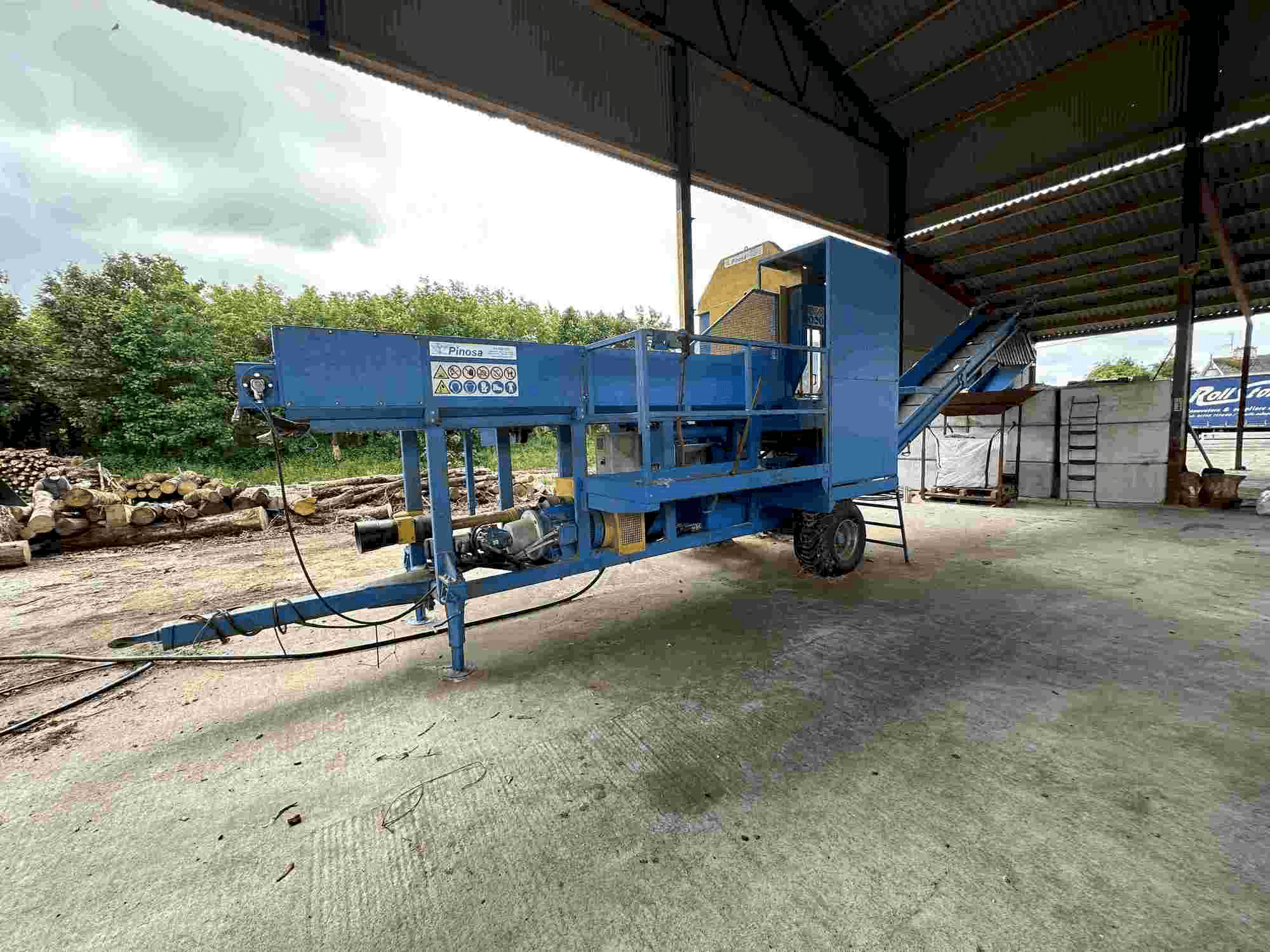 Vooraanzicht van PINOSA CPE 1200 machine