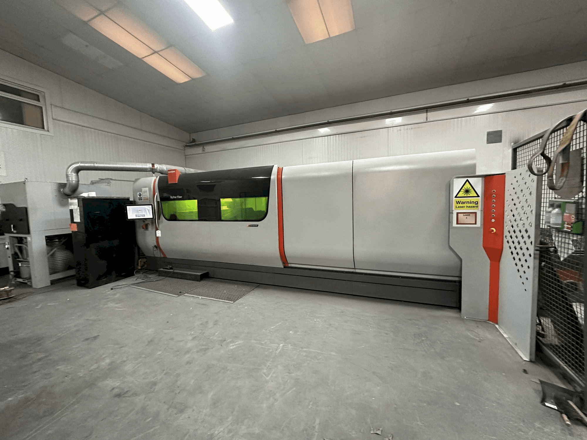 Vooraanzicht van Bystronic Bystar 4020 6KW Fibre with ByTrans machine