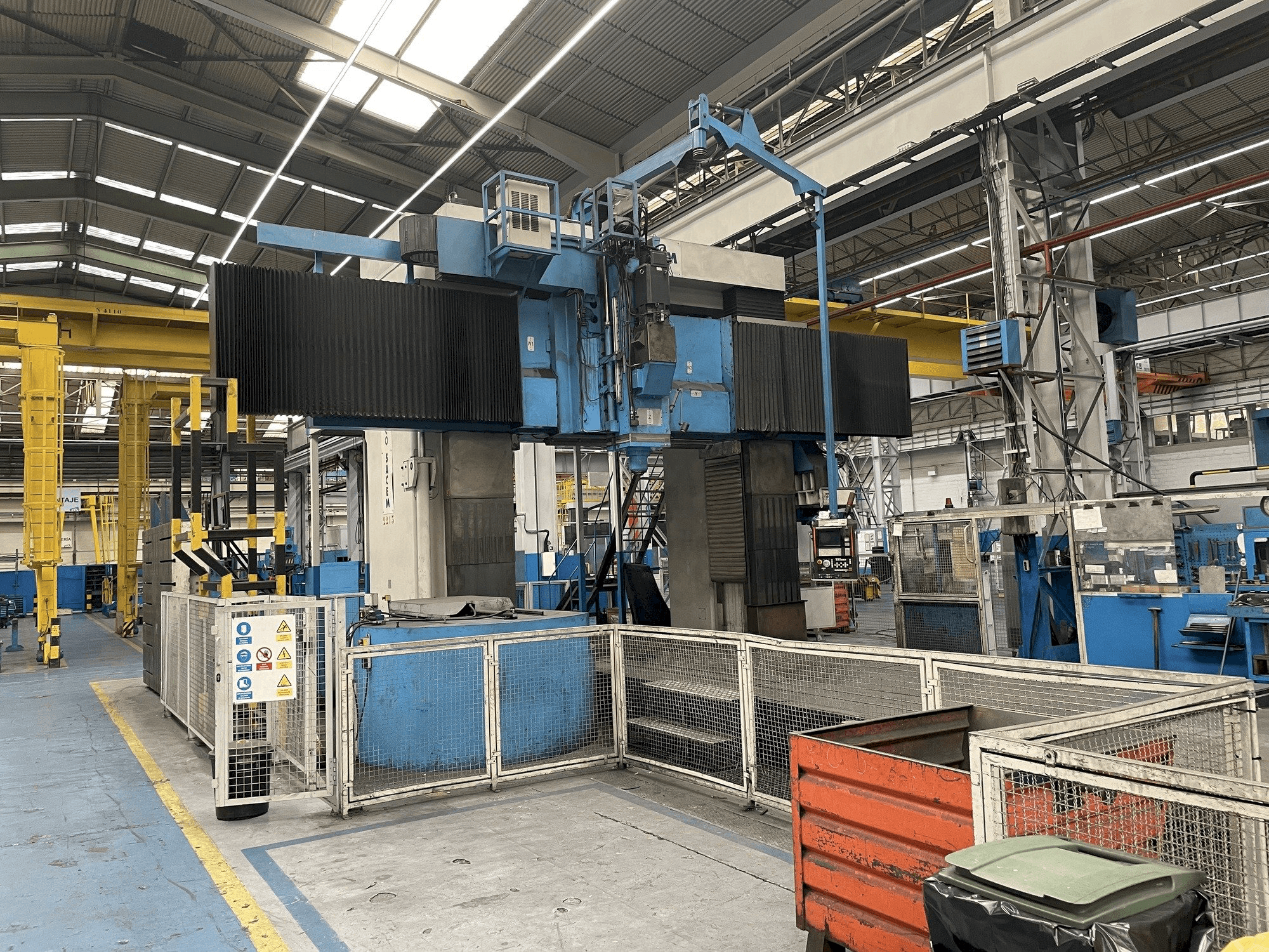 Vooraanzicht van AMCO-SACEM ACEM FPF1-3300 machine