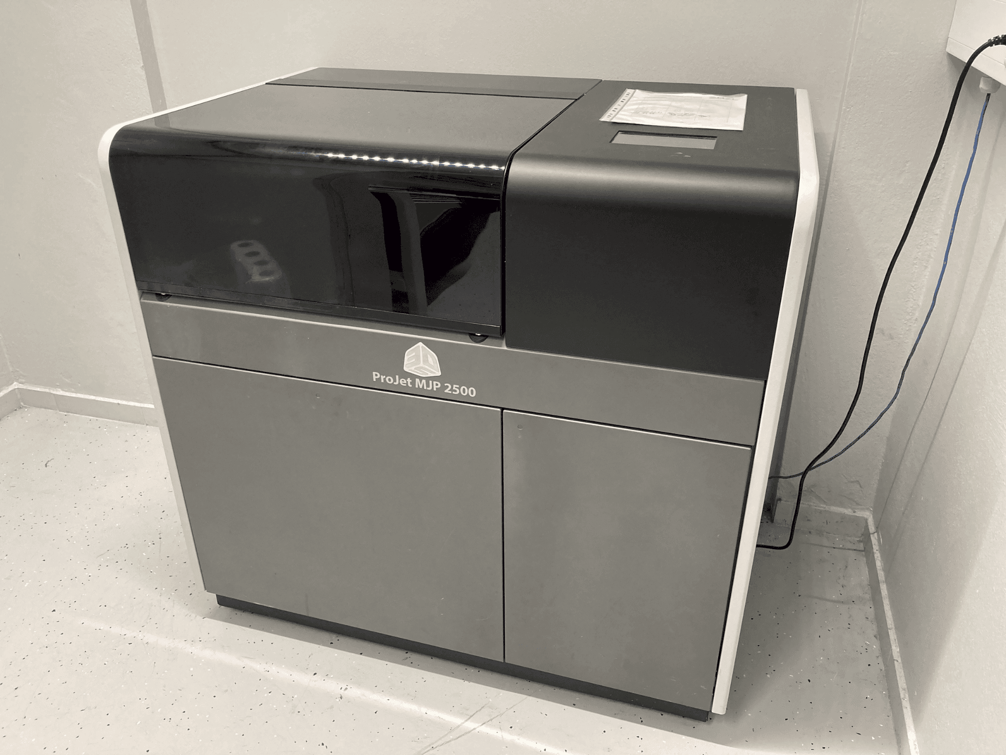 Vooraanzicht van 3DSYSTEMS Projet 2500 Plus machine