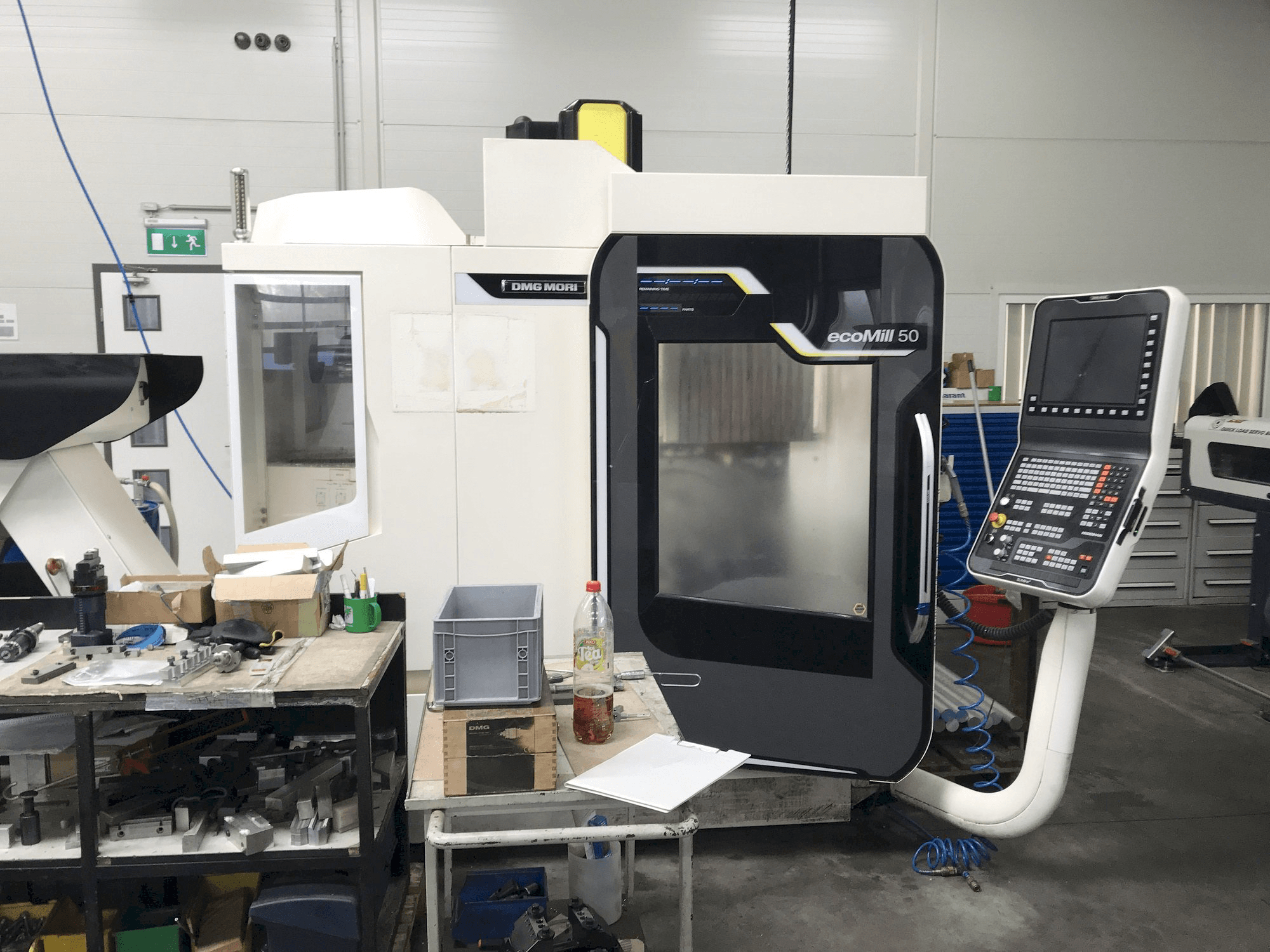 Vooraanzicht van DMG MORI Ecomill 50 machine