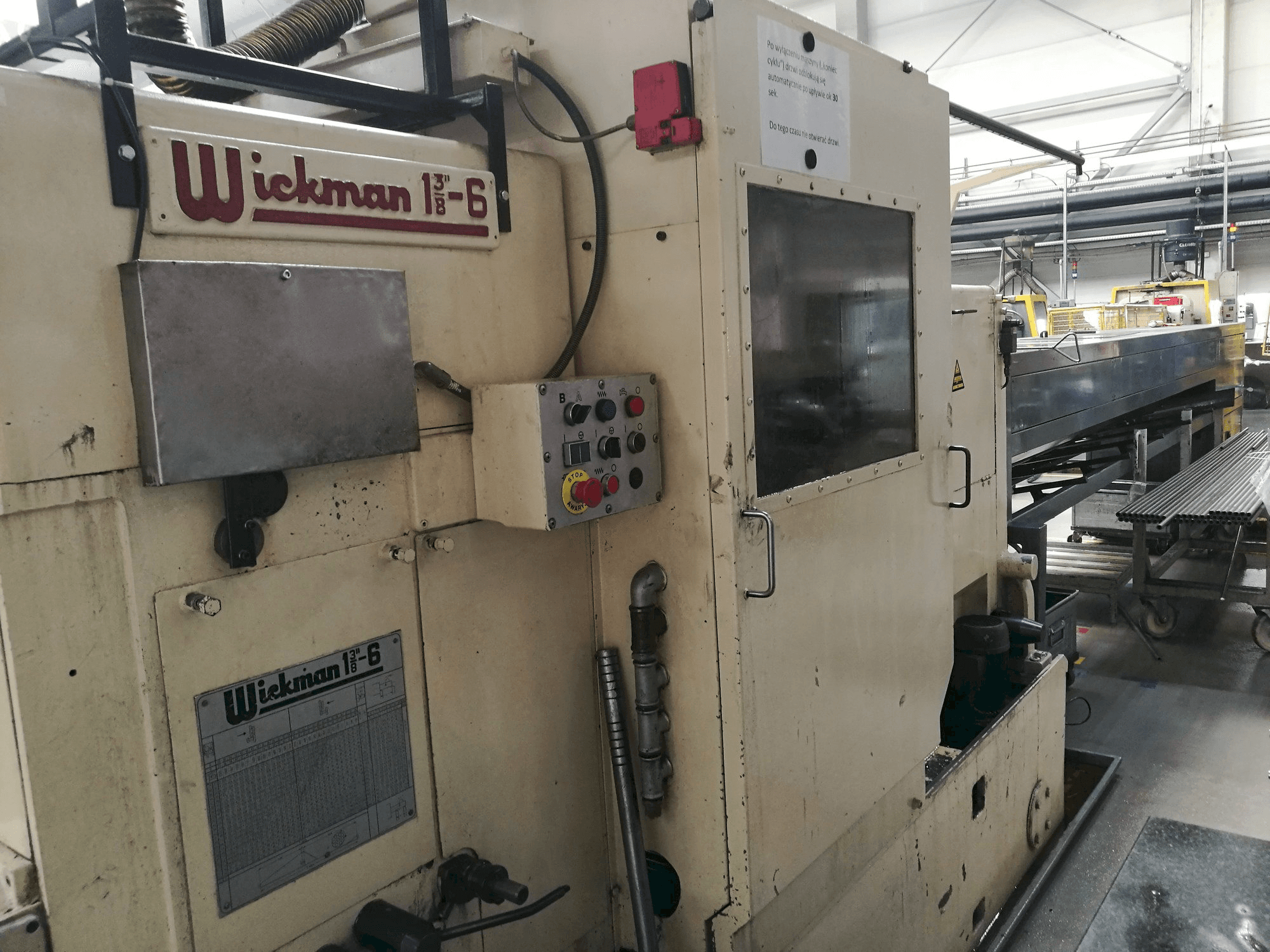 Vooraanzicht van Wickman 1 3/8"-6 machine