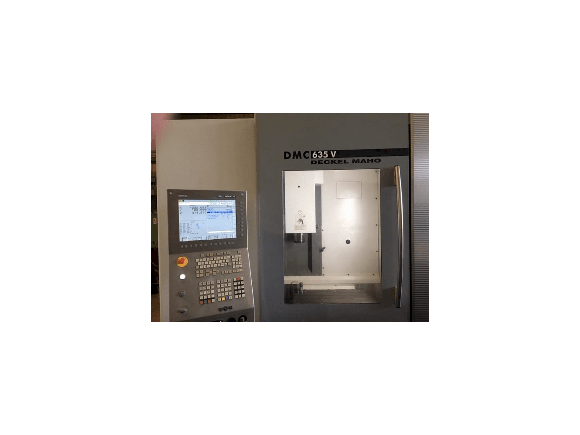 Vooraanzicht van DECKEL MAHO DMC 635 V machine