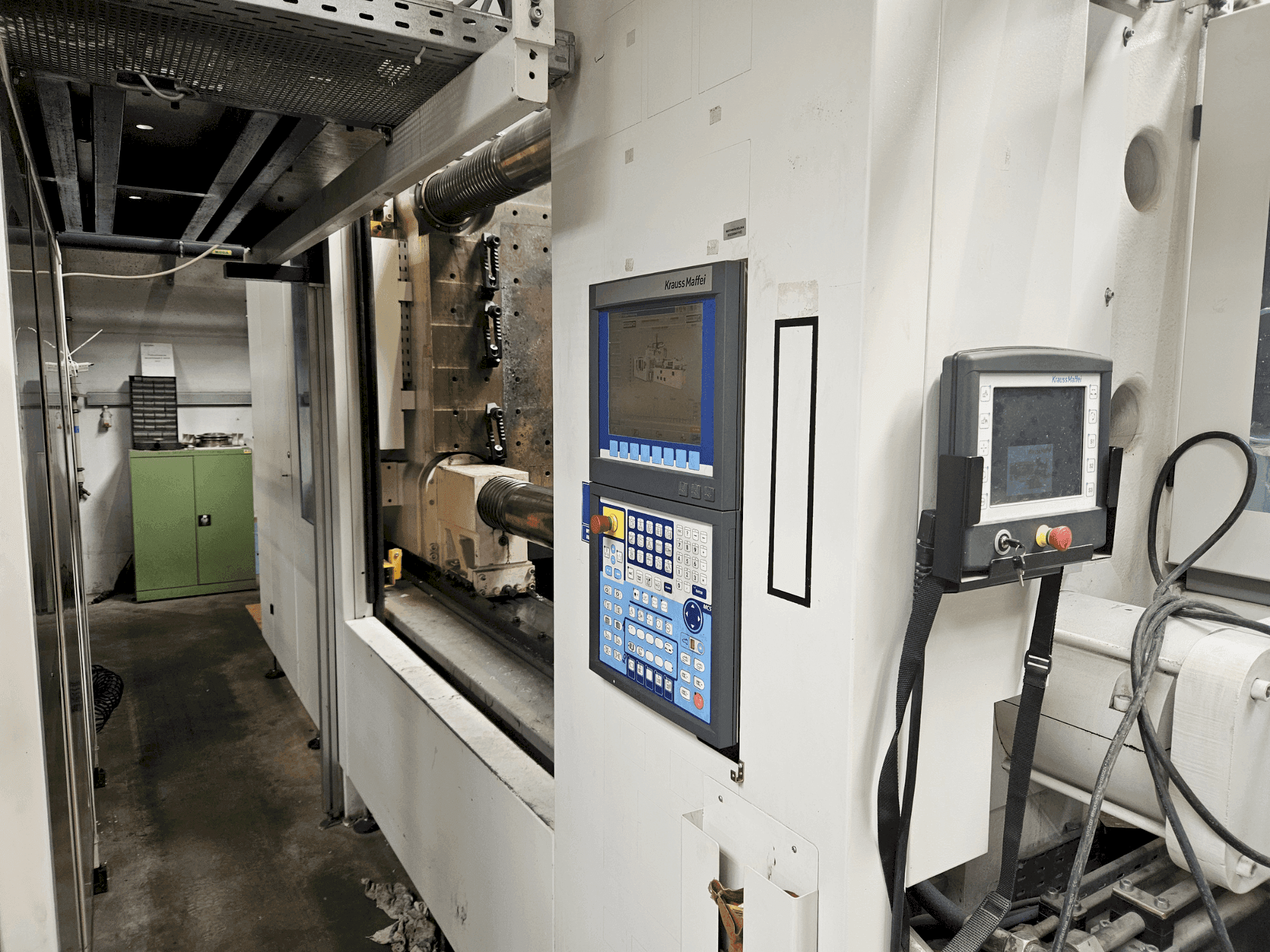 Vooraanzicht van Krauss Maffei 800-12000 MX machine