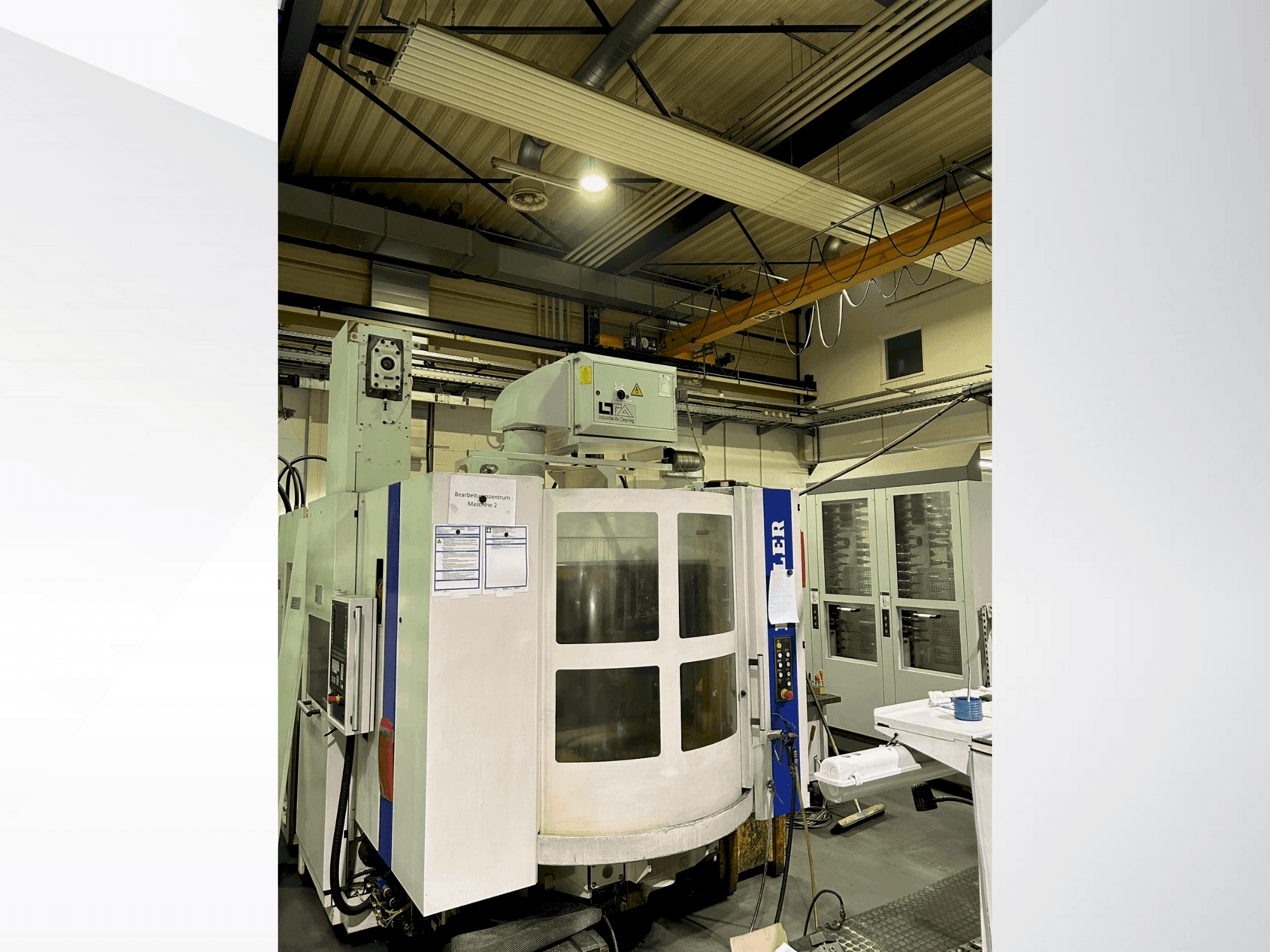 Vooraanzicht van HELLER MC16 machine