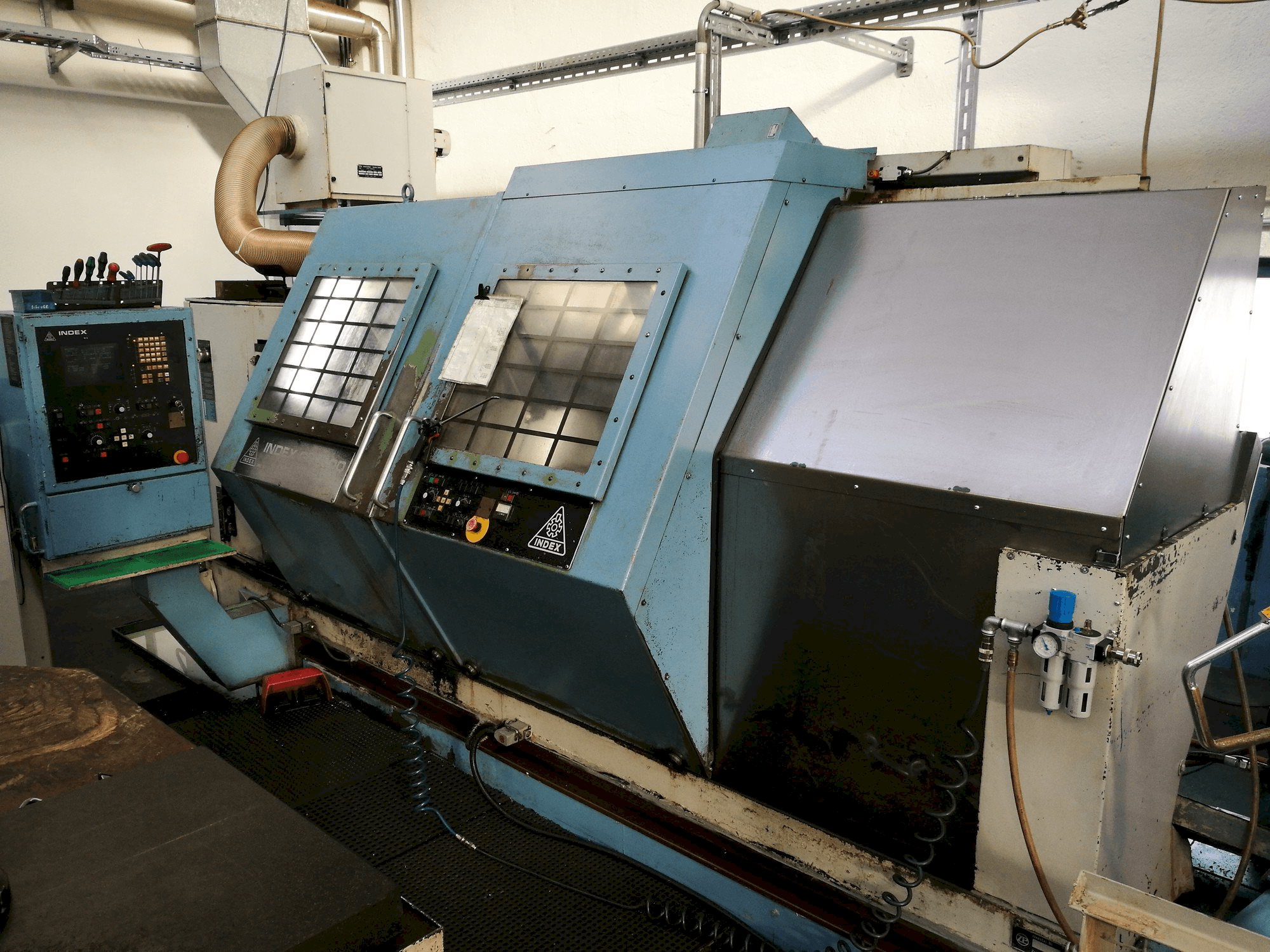 Vooraanzicht van Index GU 1500 machine