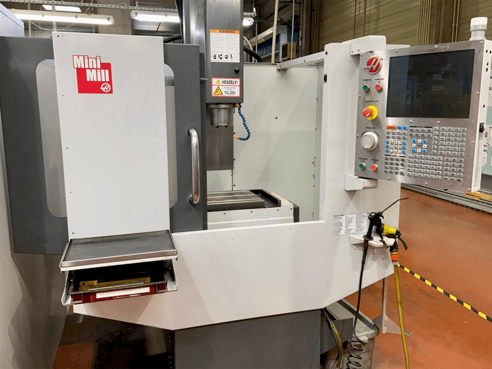 Vooraanzicht van HAAS MINIMILL machine