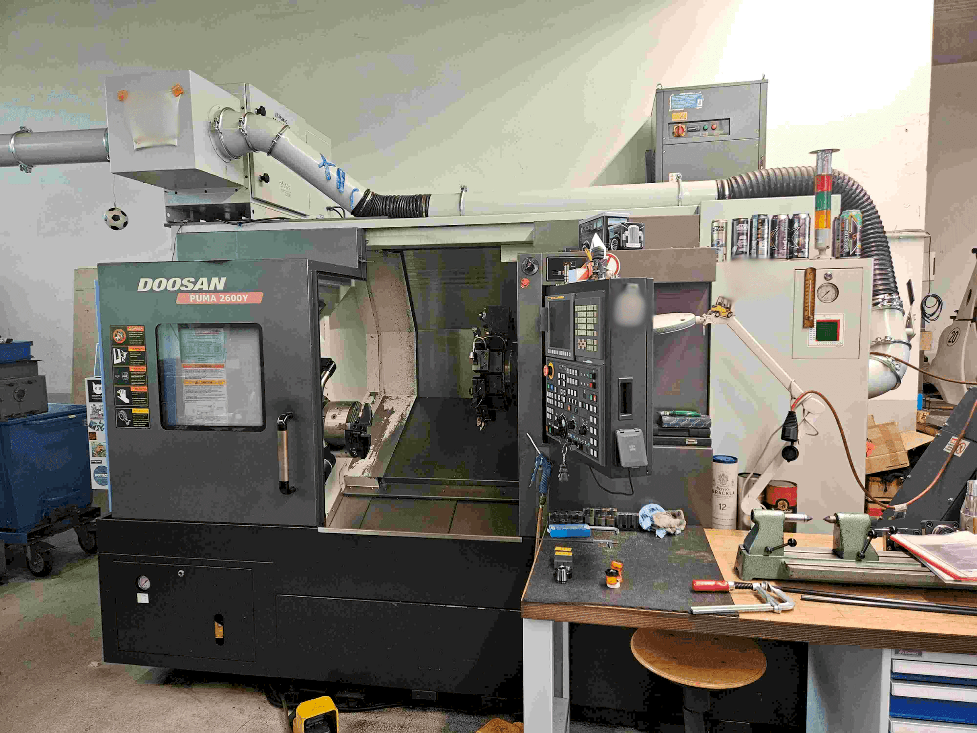 Vooraanzicht van DOOSAN PUMA 2600Y machine