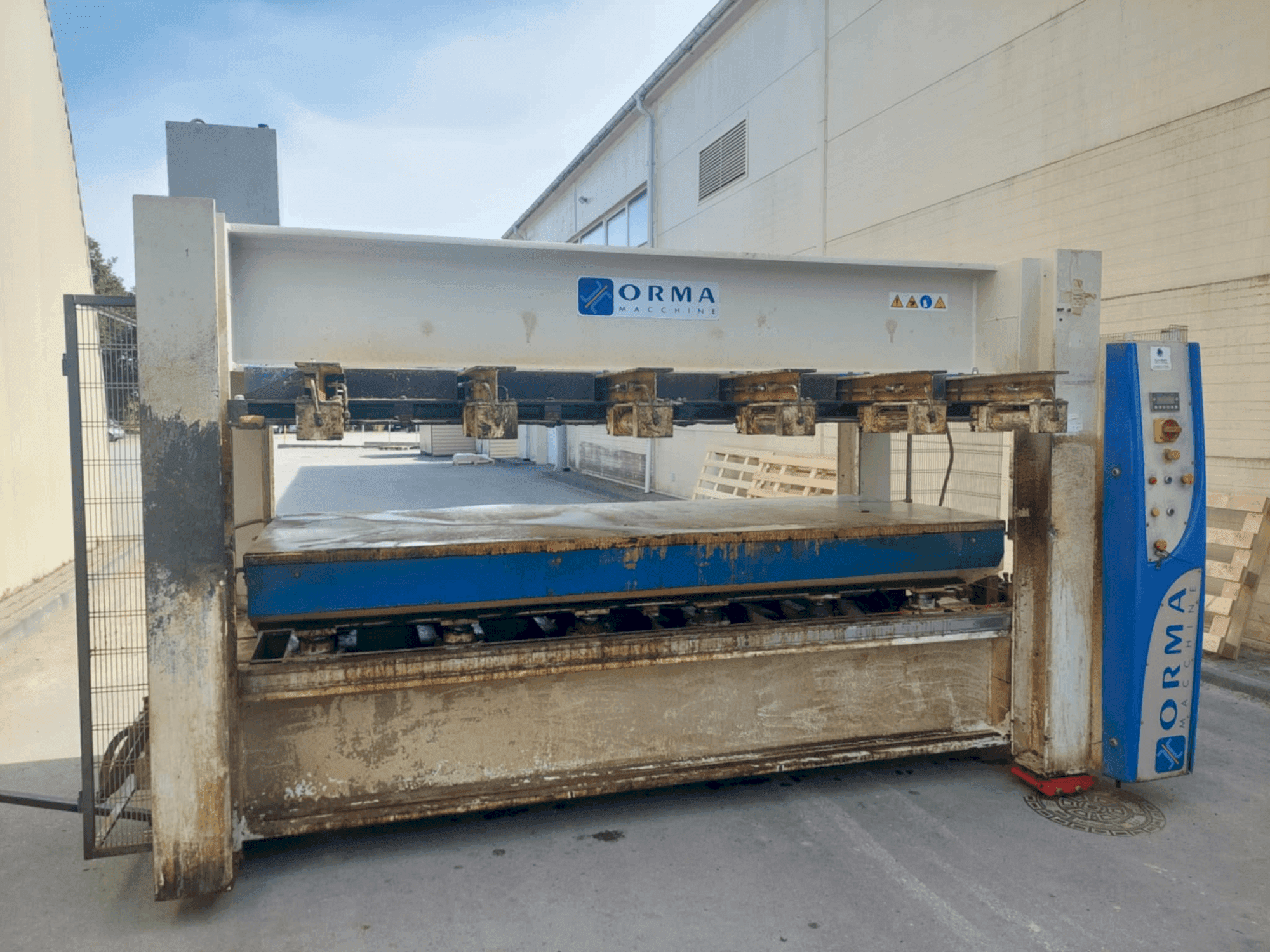 Vooraanzicht van ORMA NPC/L DIGIT30/13AF-BO machine