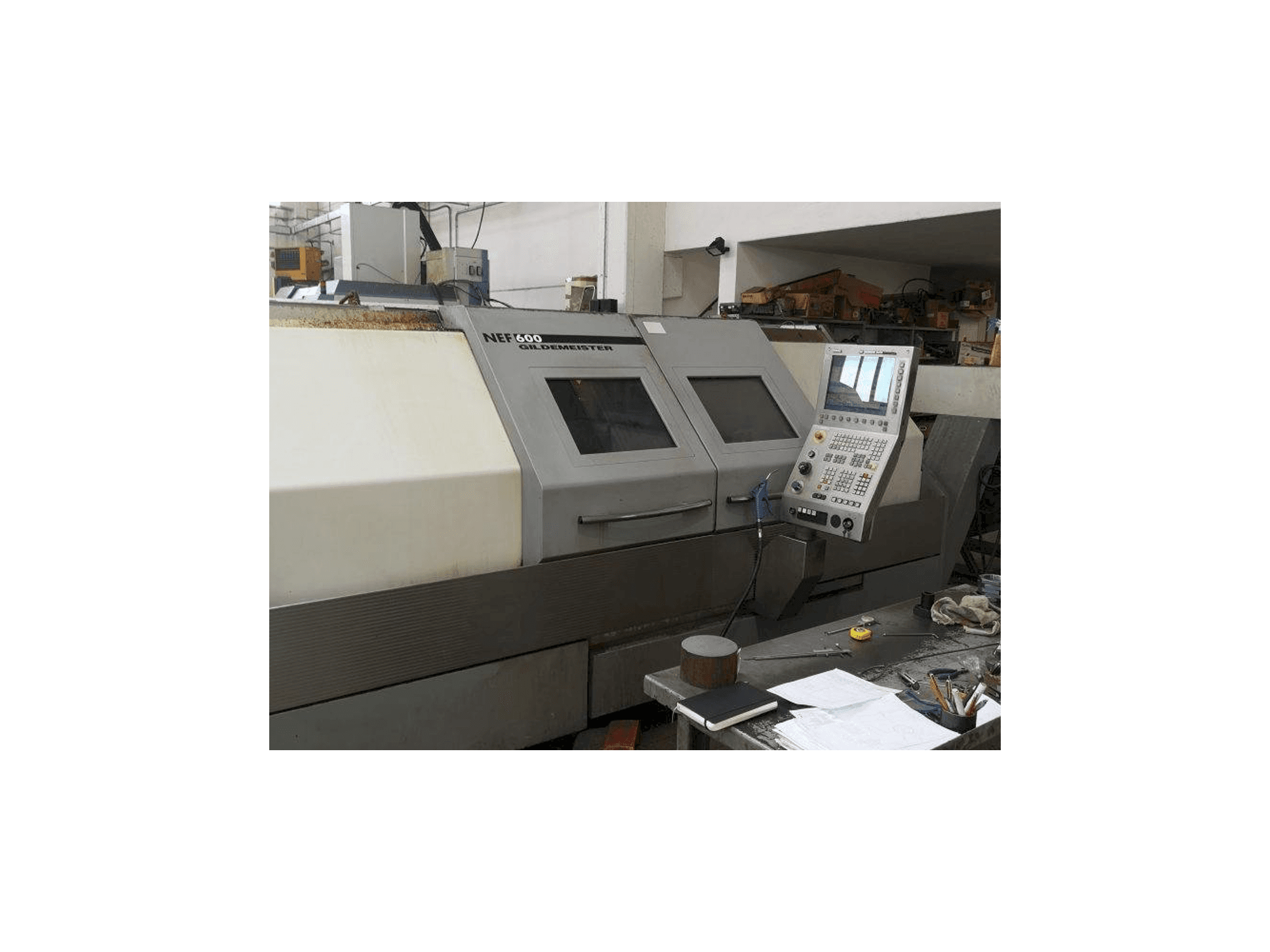 Vooraanzicht van Gildemeister NEF 600 machine