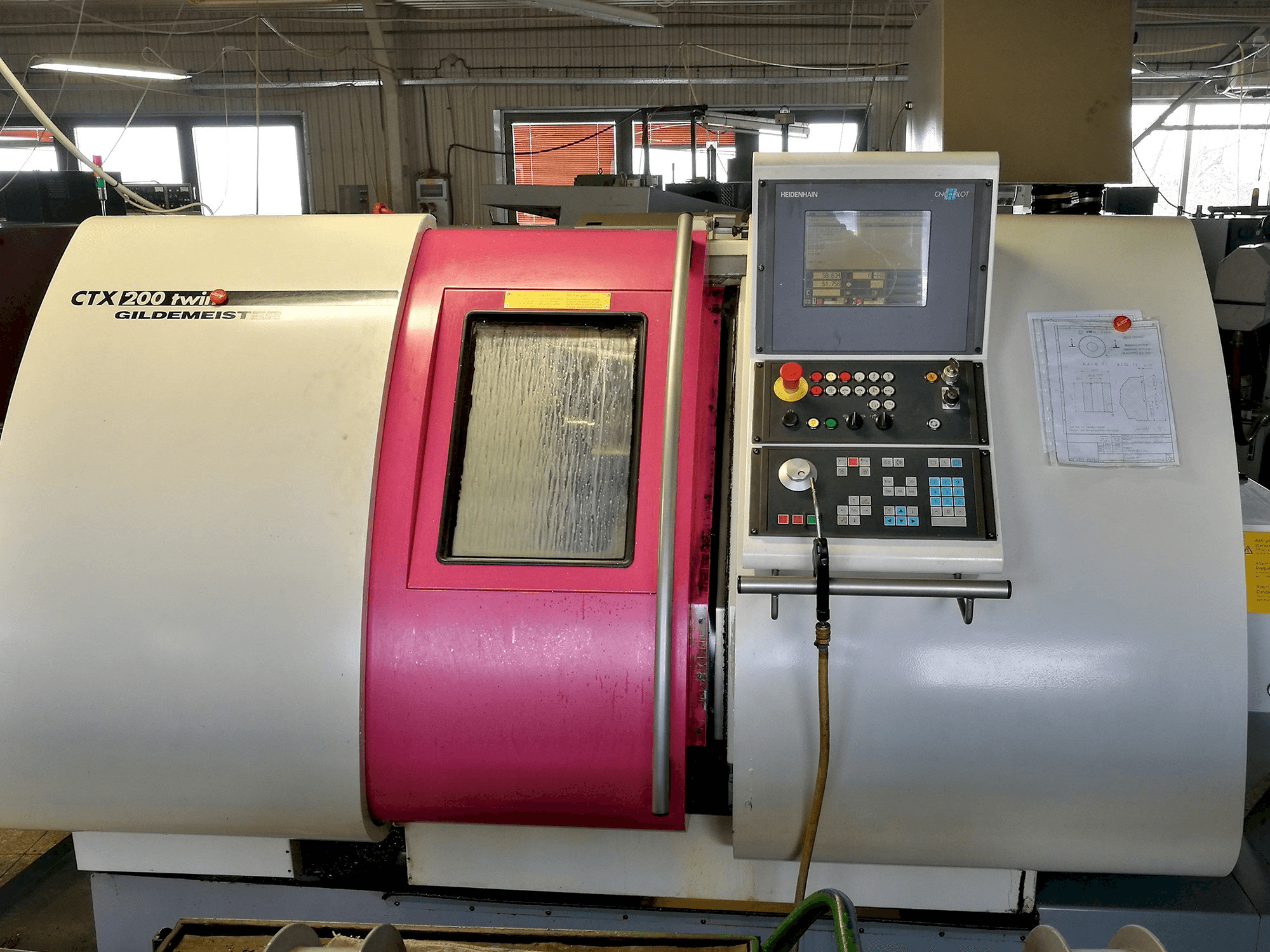 Vooraanzicht van Gildemeister CTX 200 Twin machine