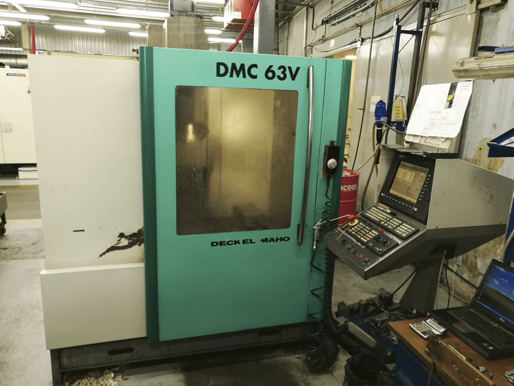 Vooraanzicht van Deckel Maho Gildemeister DMC 63 V machine