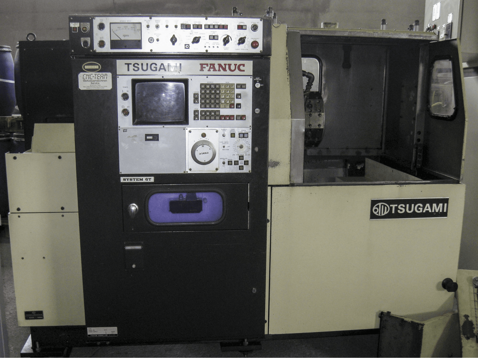 Vooraanzicht van TSUGAMI T-NCM 45/160 machine