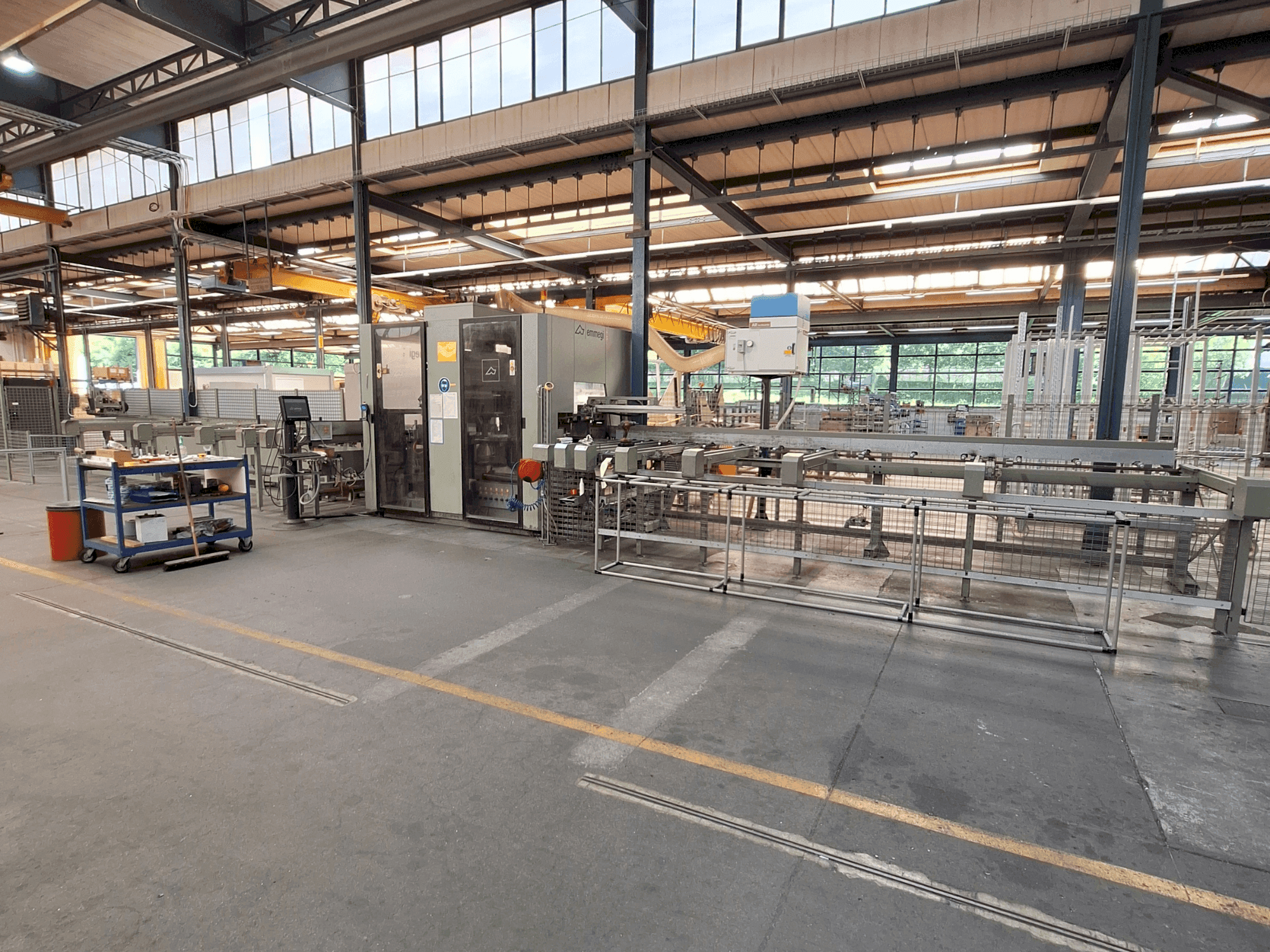 Vooraanzicht van Emmegi Quadra L1 machine